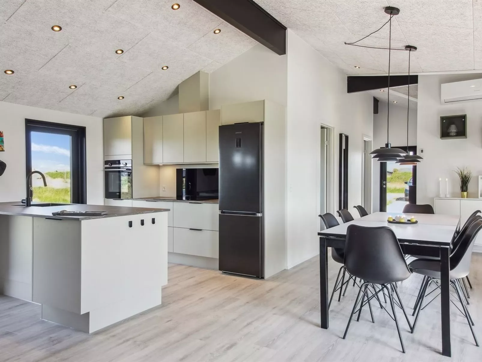 "Månviva" - 500m from the sea-Inside