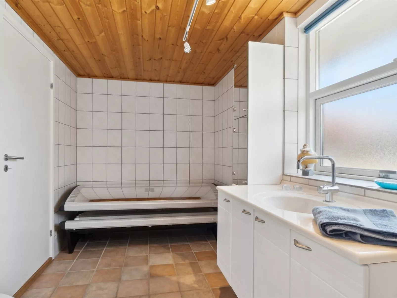 "Garbine" - 400m from the sea-Drinnen