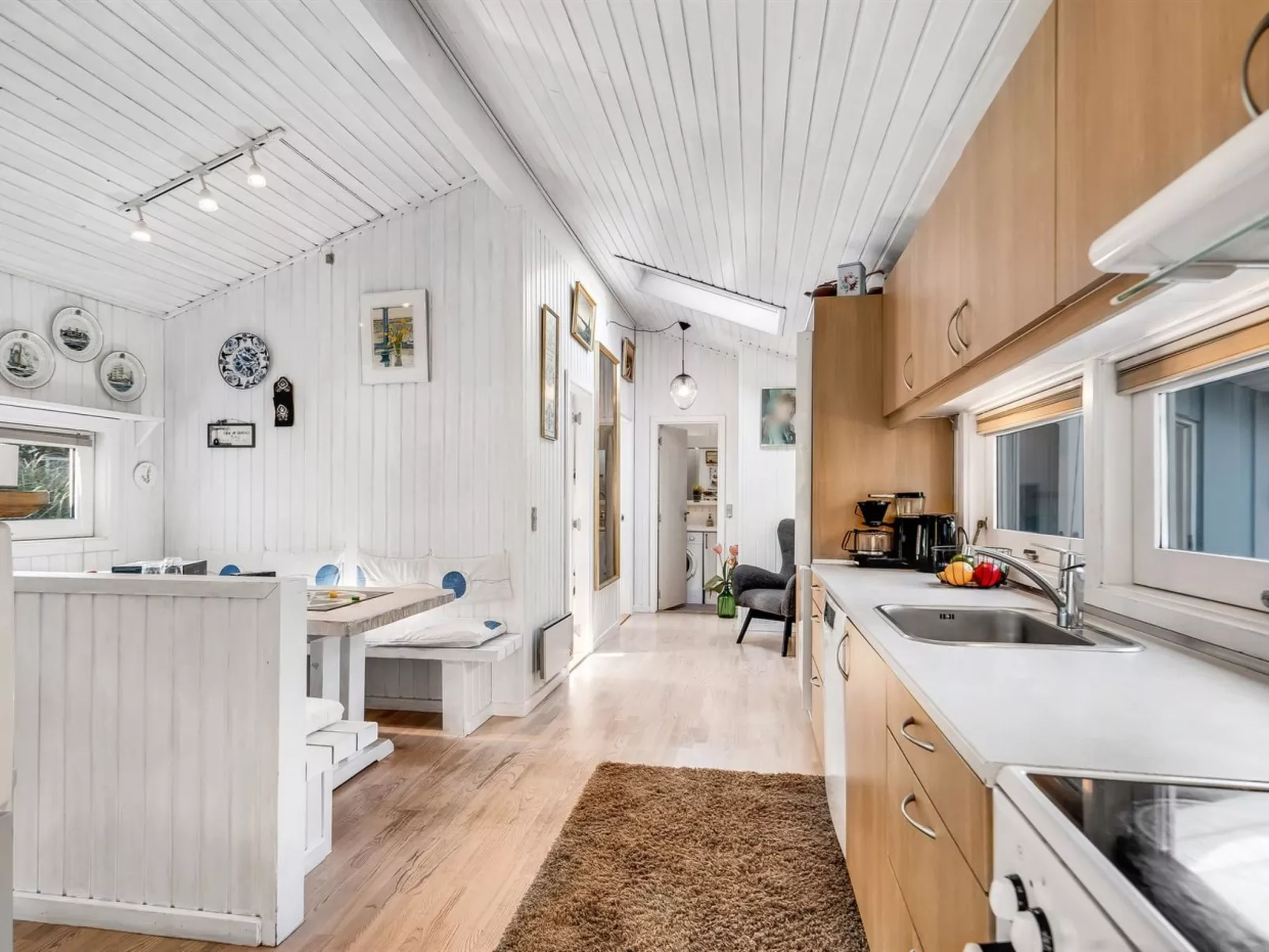 "Amai" - 100m from the sea-Dedans