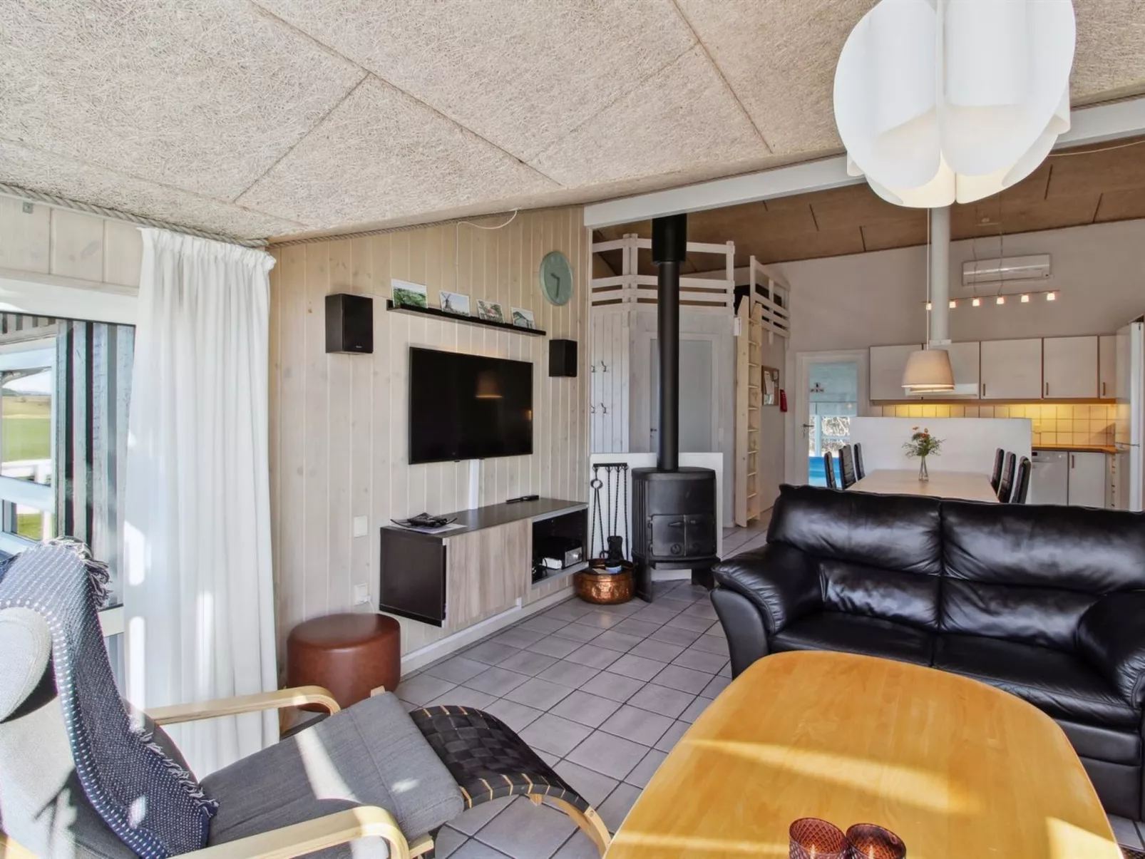 "Katharine" - 175m from the sea-Dedans