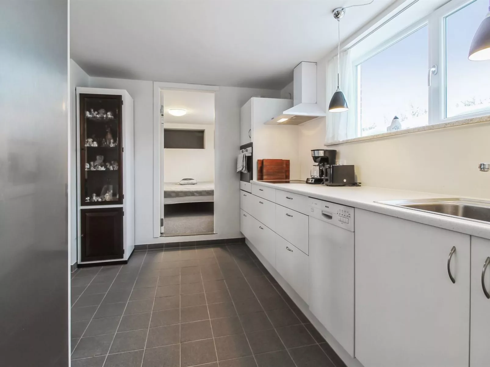 "Mirja" - 50m to the fjord-Drinnen