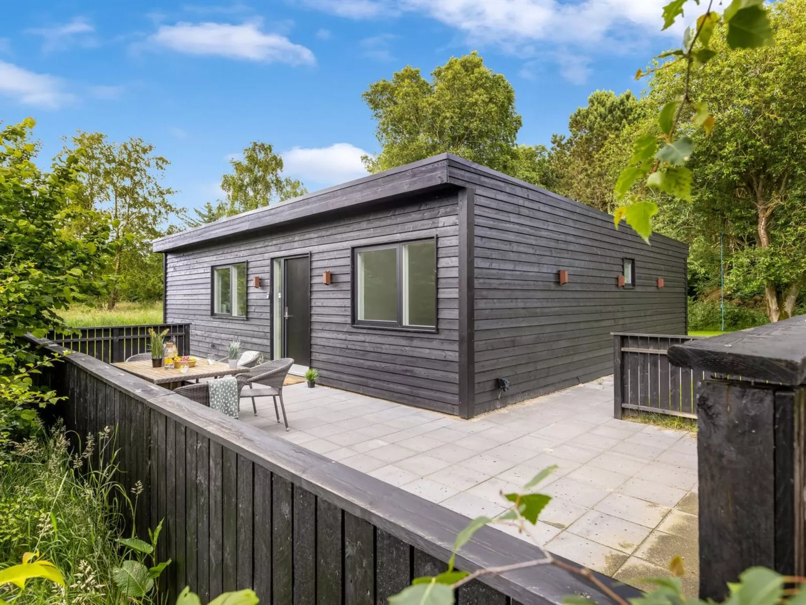 "Scalli" - 1.5km to the fjord-Outside