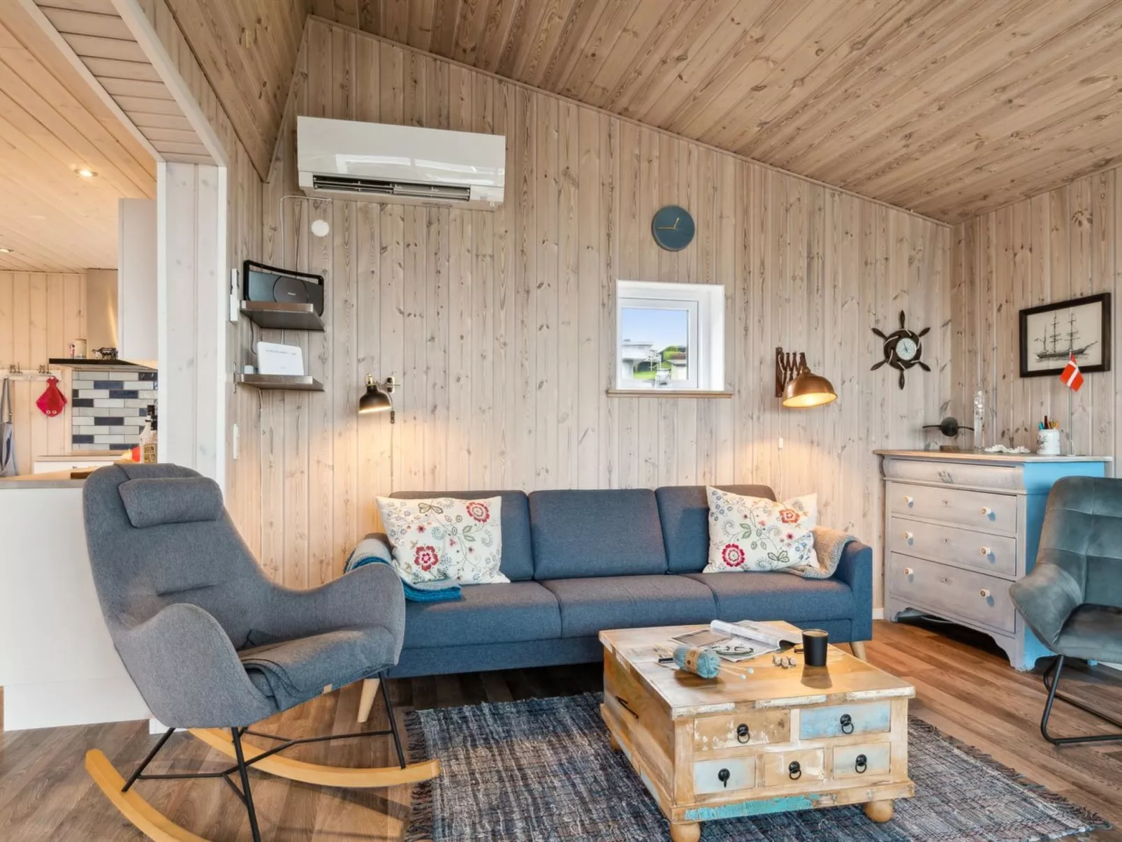 "Gyrid" - 150m from the sea-Inside