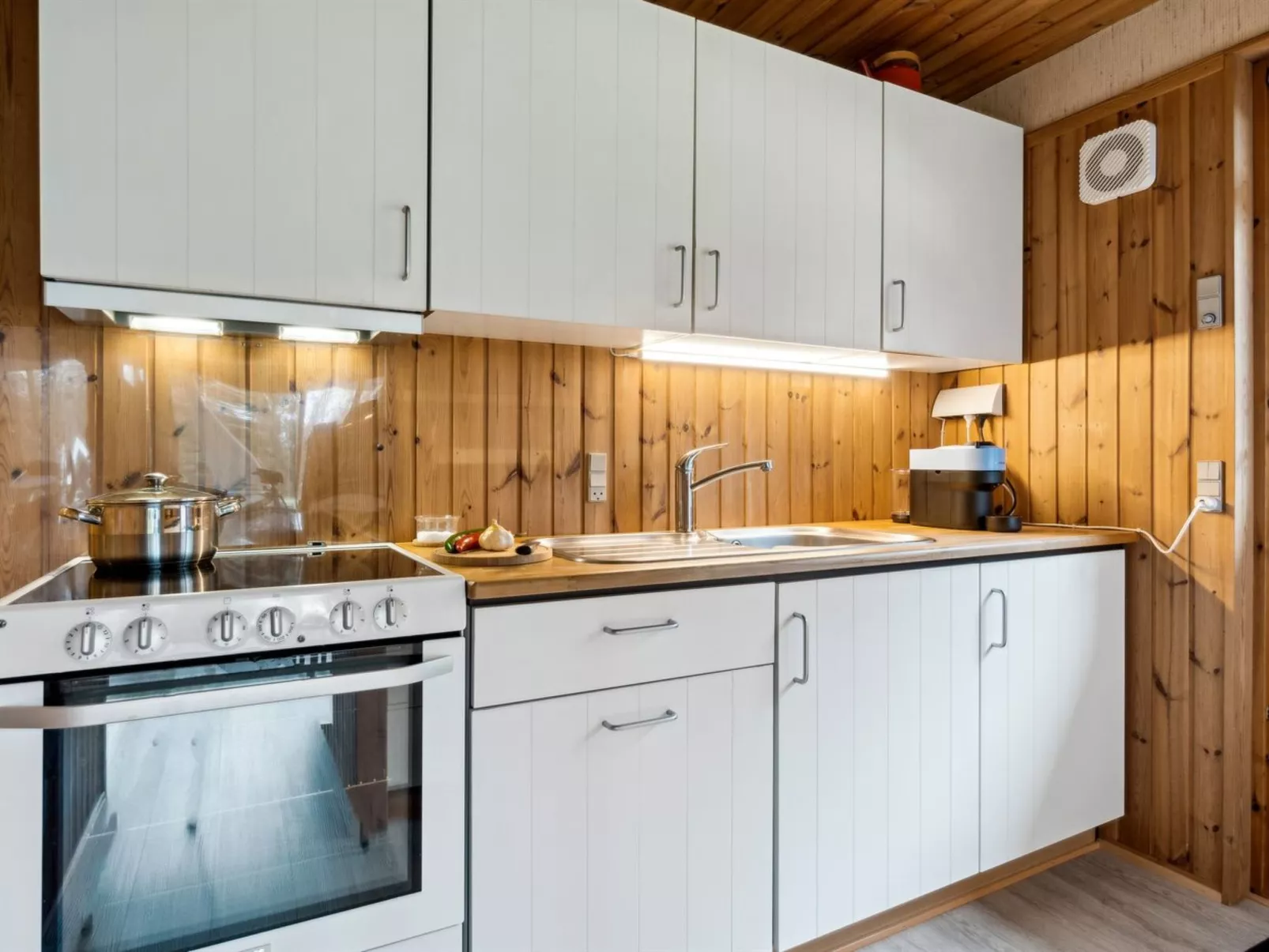 "Sofja" - 175m to the fjord-Inside