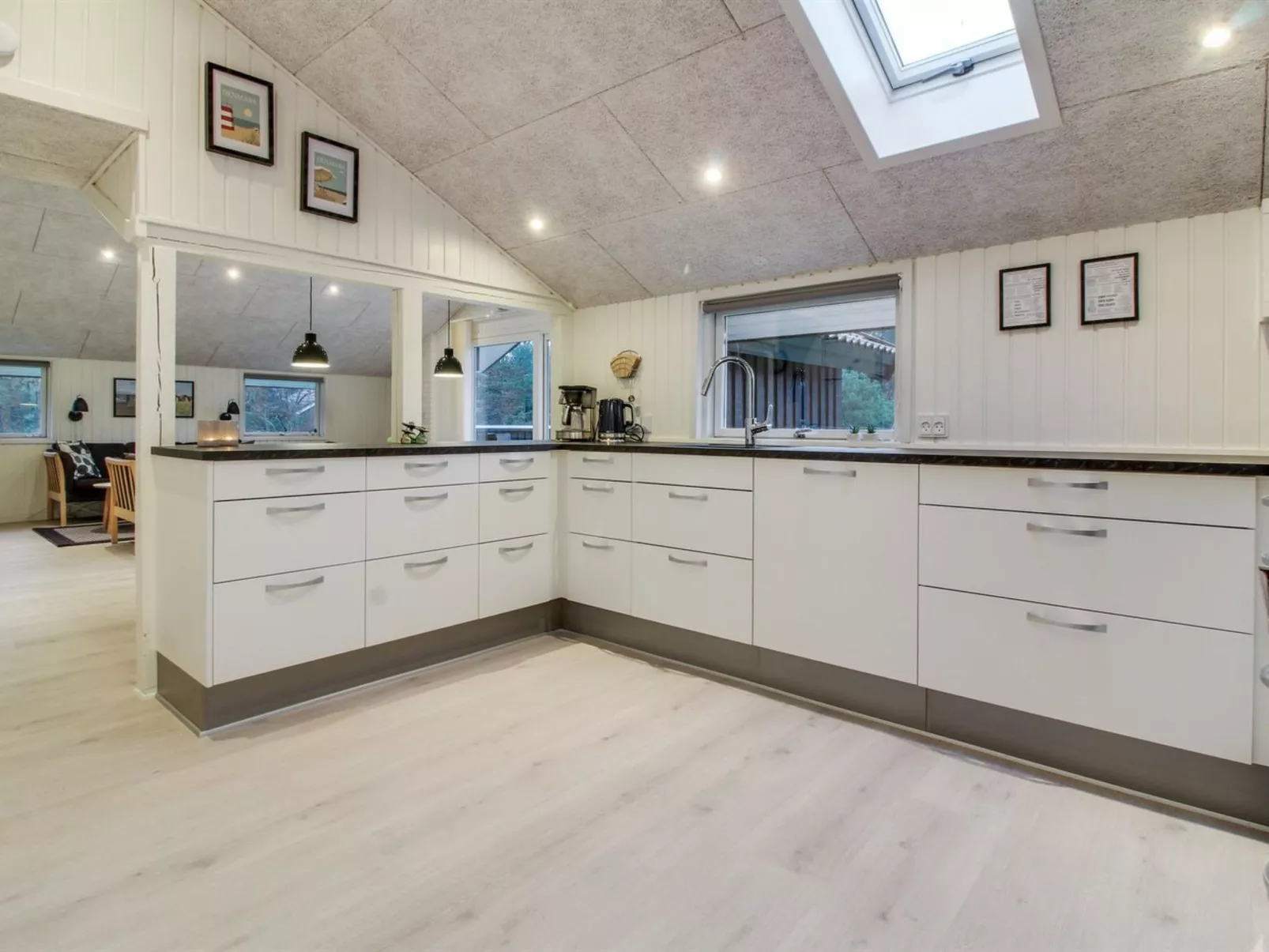 "Ria" - 250m from the sea-Inside