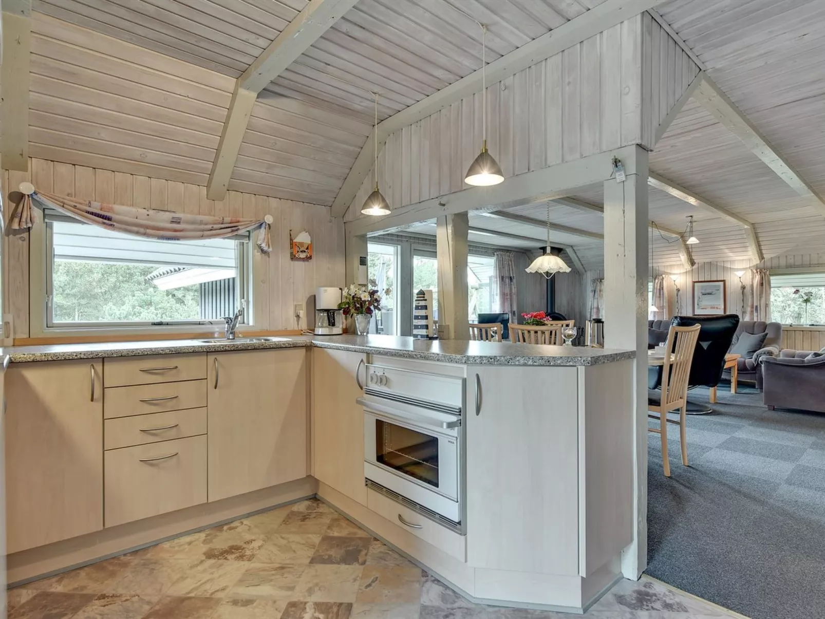 "Emmi" - 2.5km from the sea-Inside