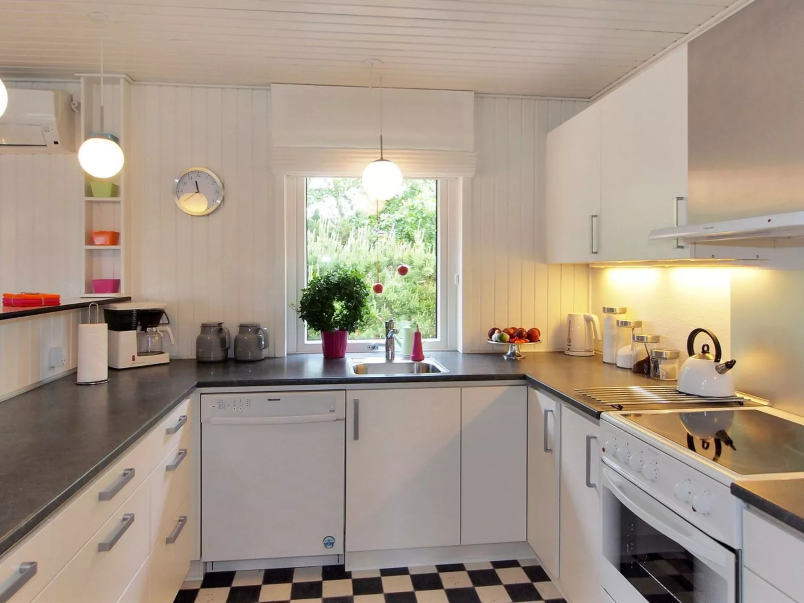 "Kadir" - 500m from the sea-Drinnen