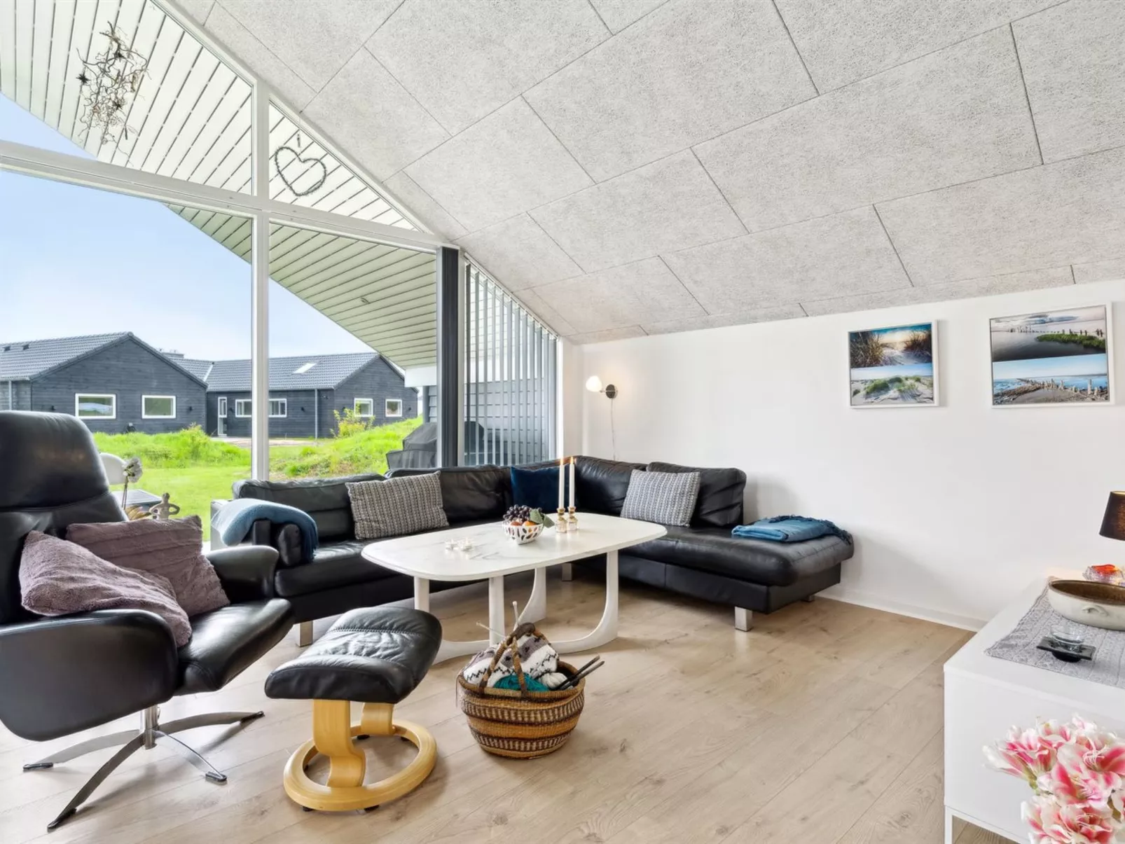 "Amai" - 4.5km from the sea-Inside