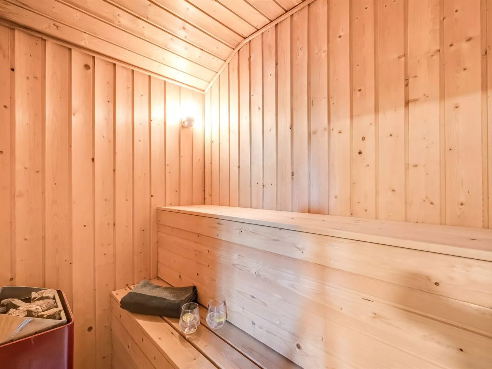 "Dorithea" - 1.3km from the sea-Drinnen