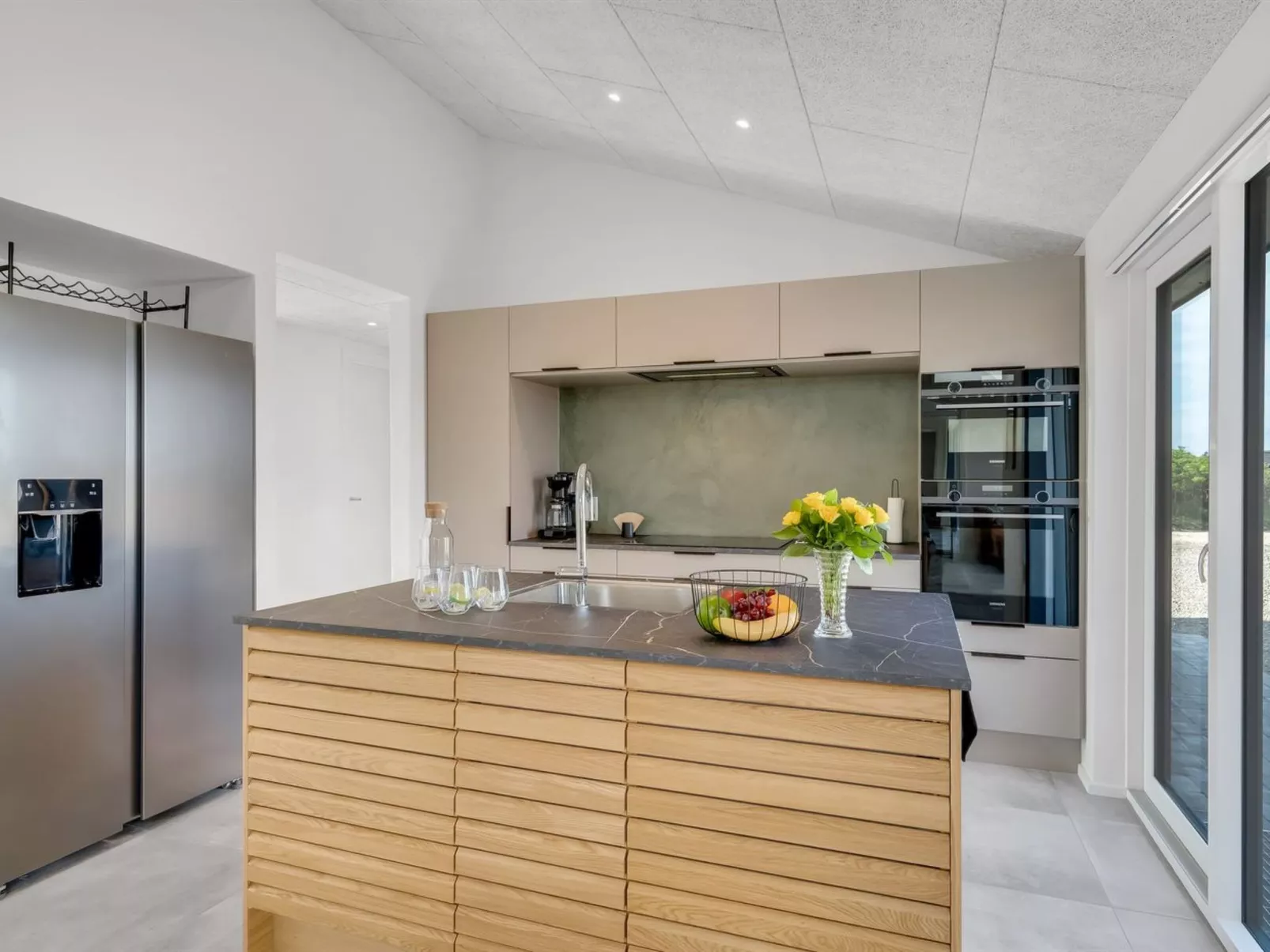 "Helga" - 650m from the sea-Drinnen