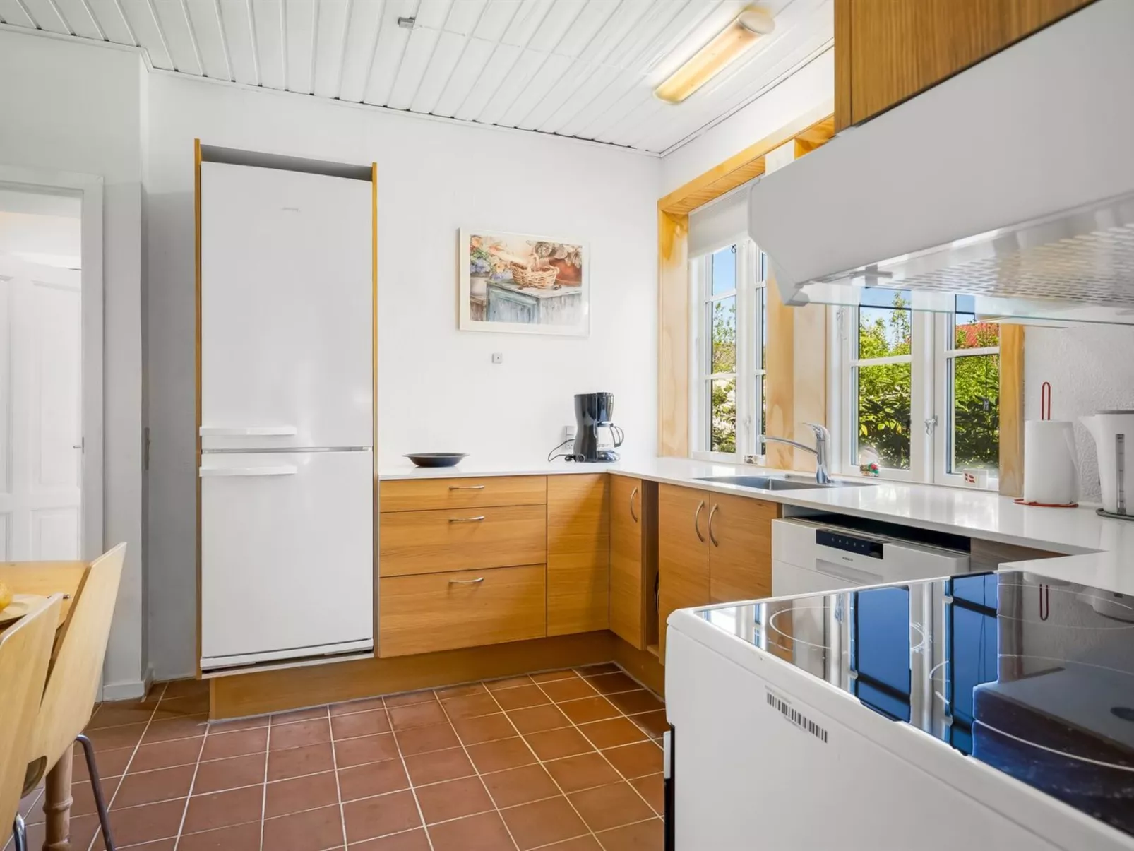 "Ejnarine" - 600m to the fjord-Drinnen