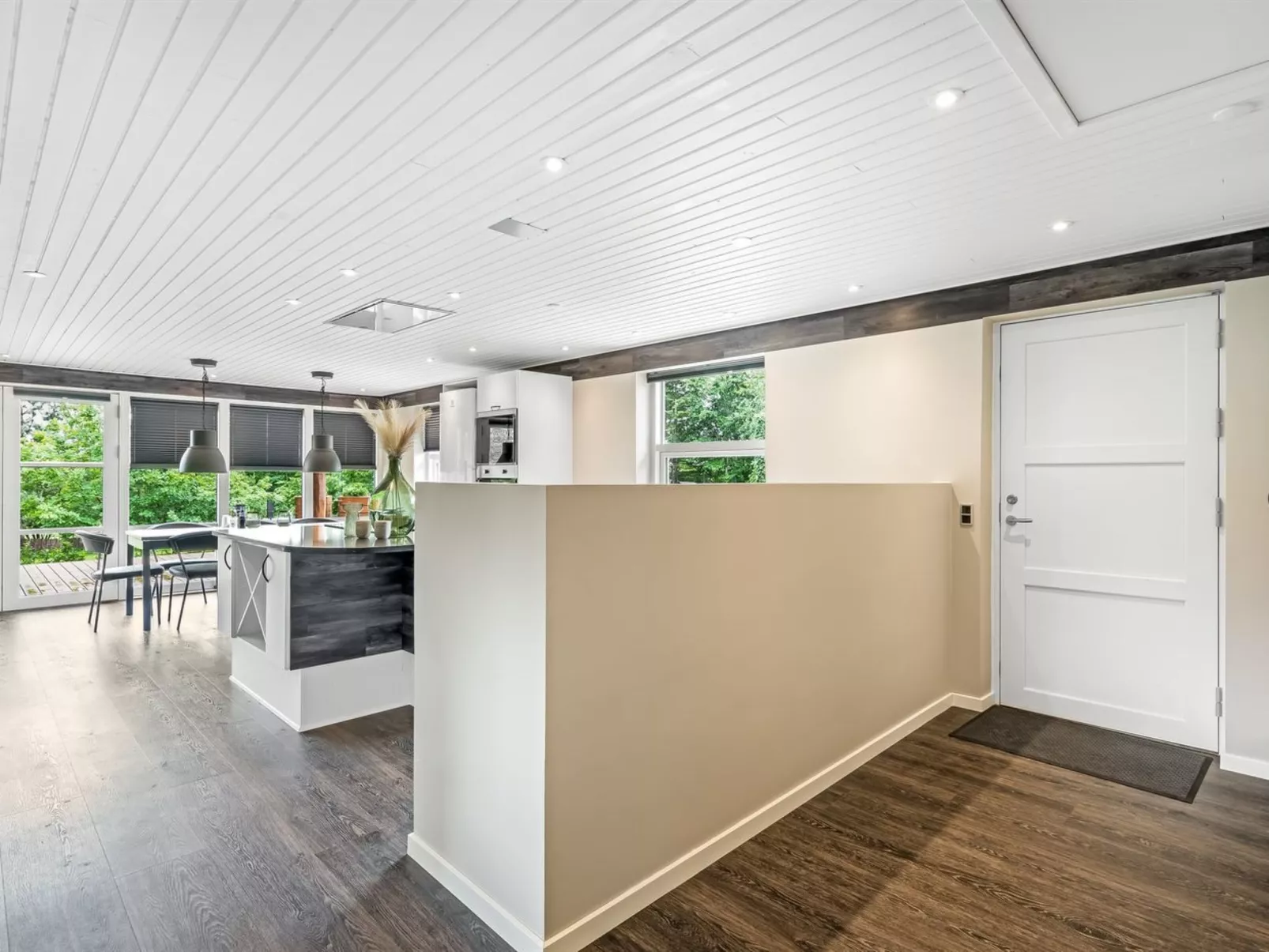 "Skip" - 300m to the fjord-Dedans