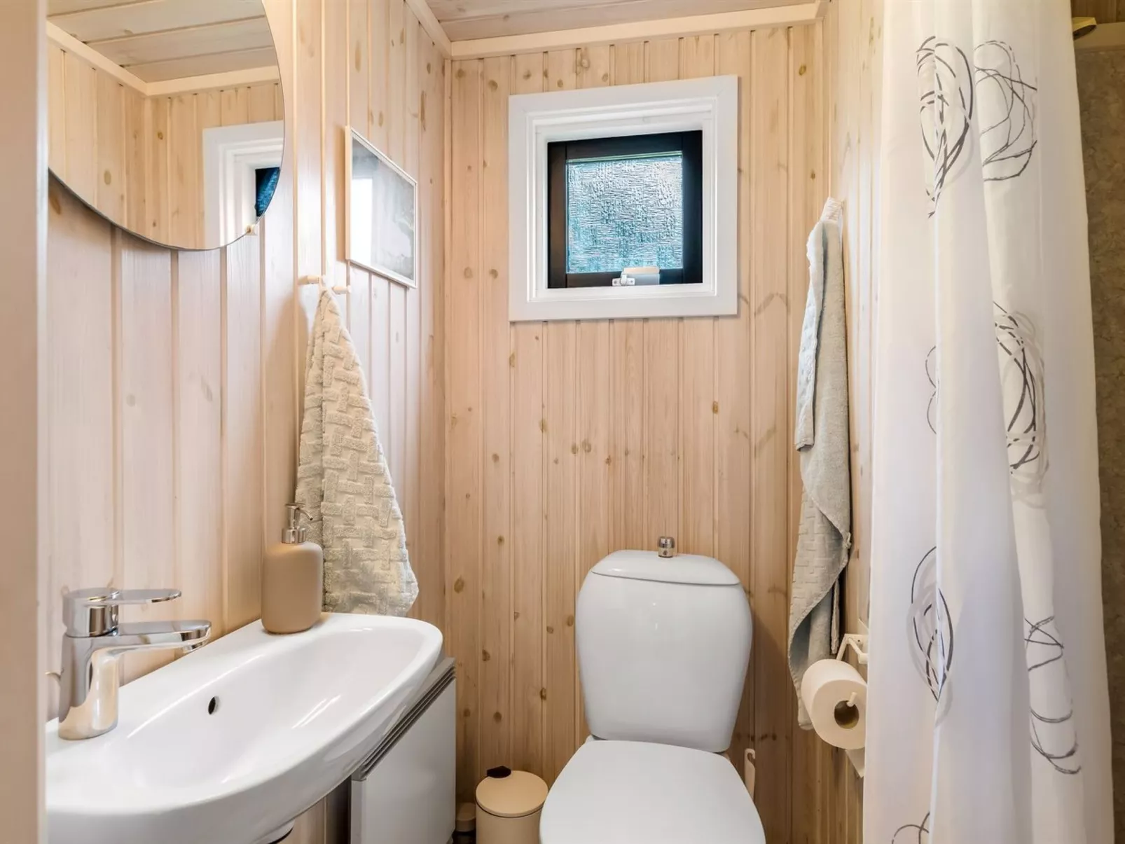 "Ingwin" -  from the sea-Dedans