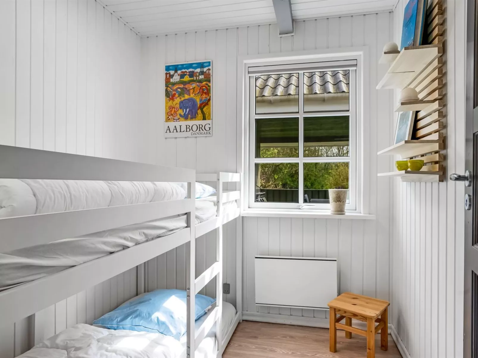 "Hinrich" - 750m from the sea-Dedans