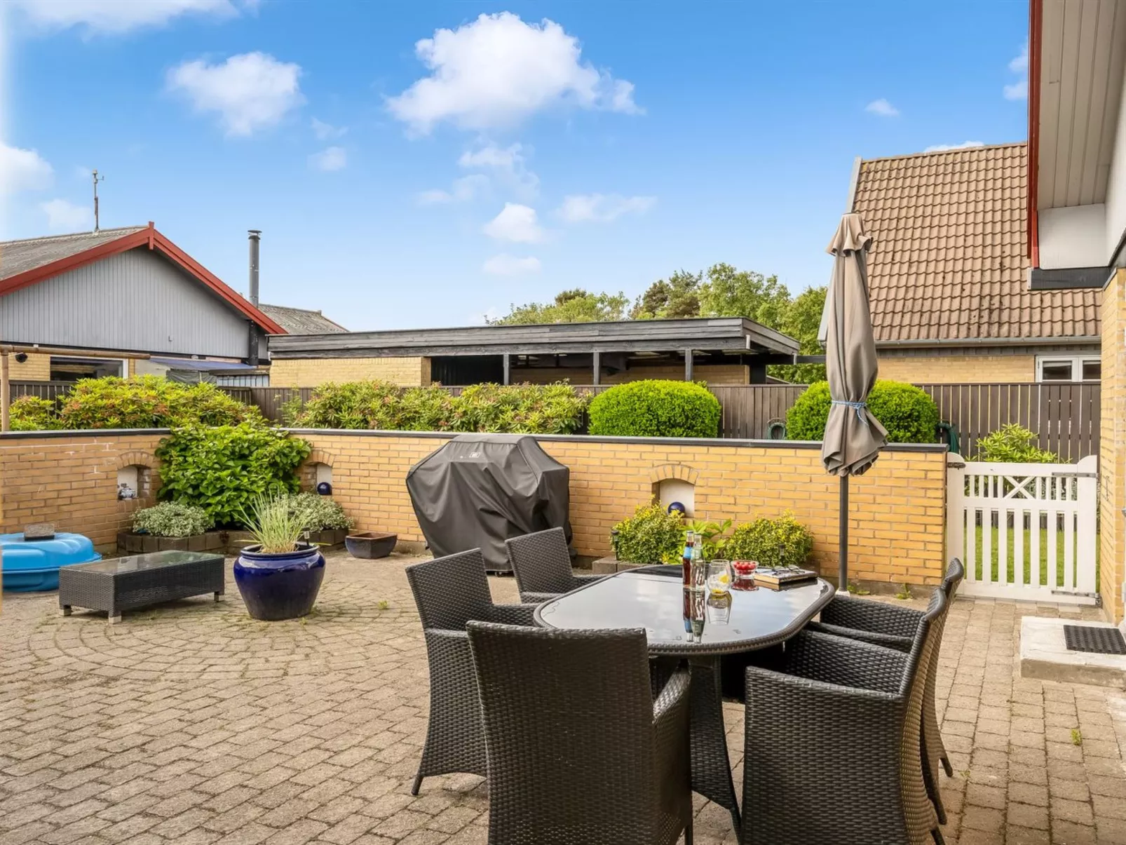 "Elika" - 1.5km from the sea-Outside