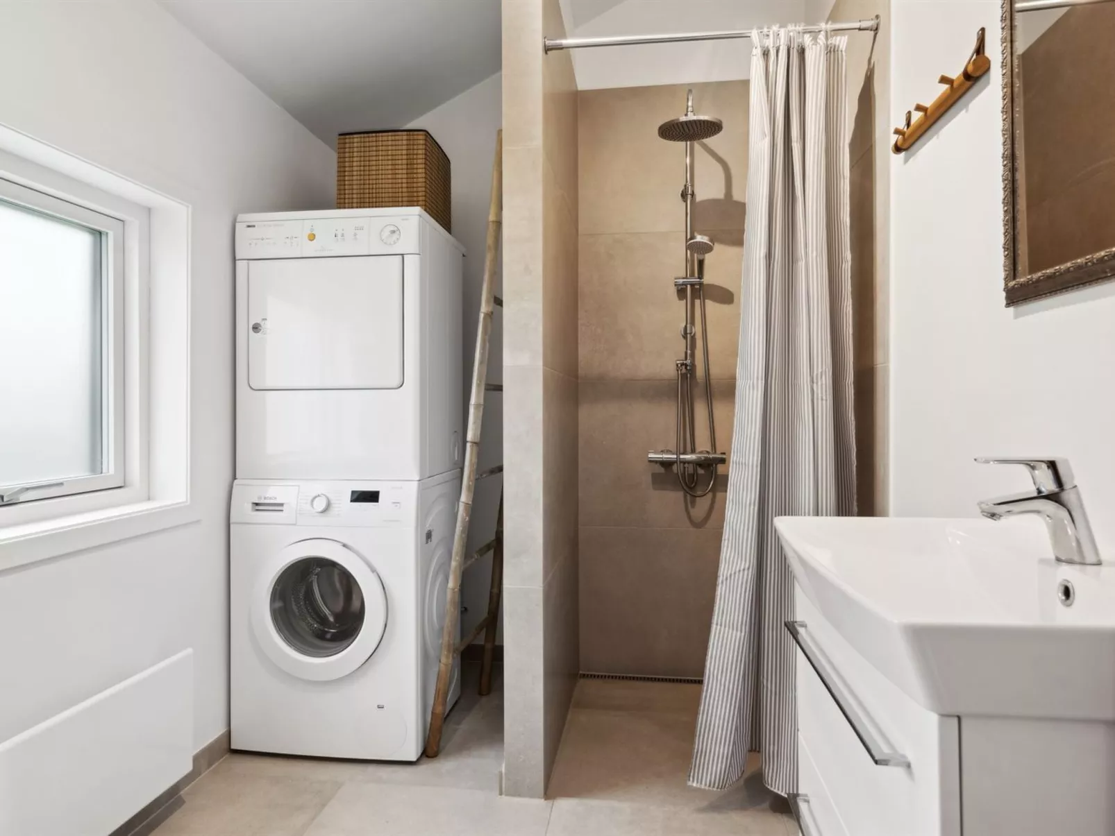 "Hermund" - 100m from the sea-Inside