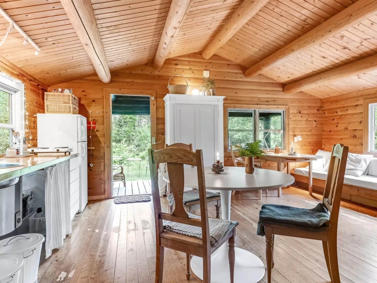 "Juho" - 700m from the sea-Drinnen