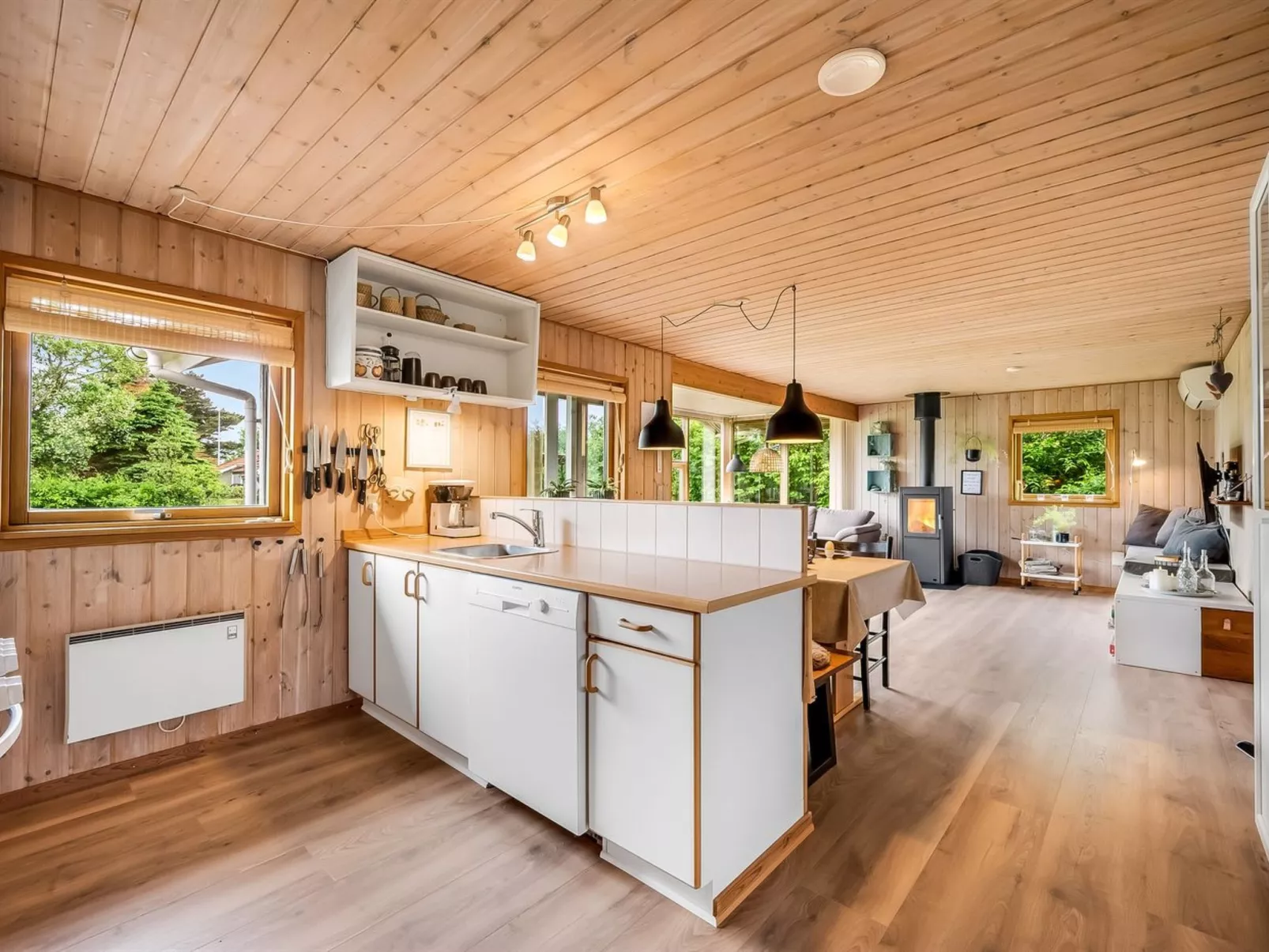 "Tian" - 400m to the fjord-Dedans