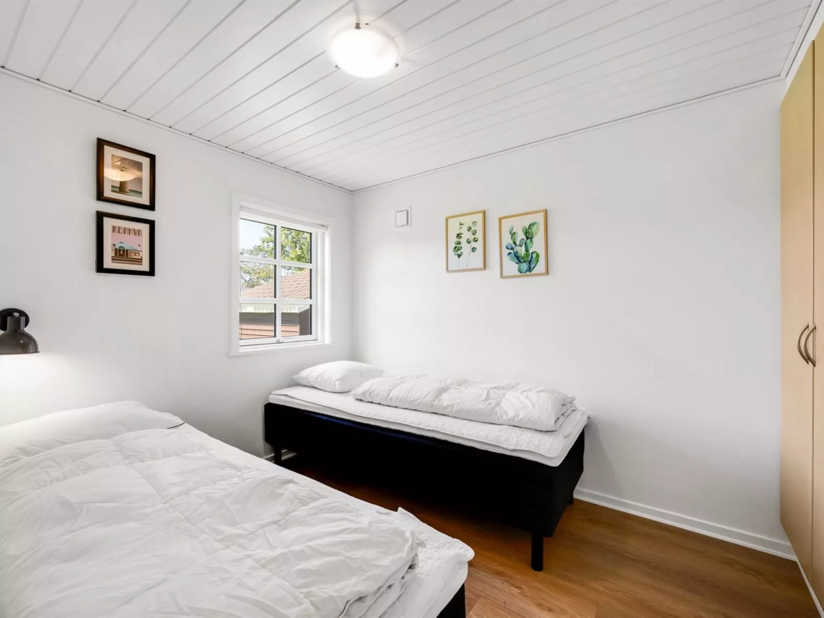 "Holga" - 400m from the sea-Inside