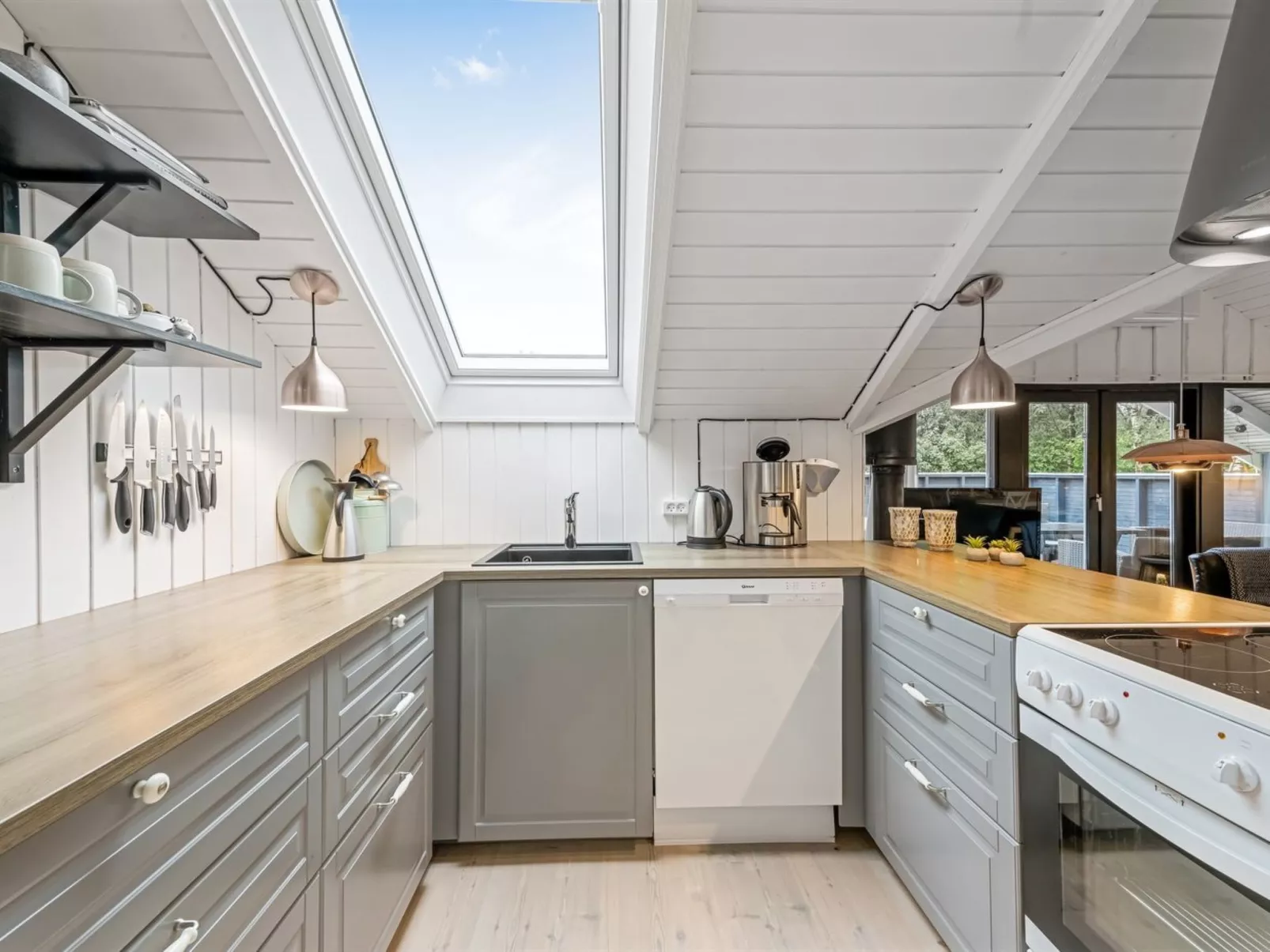 "Giselle" - 10km from the sea-Drinnen