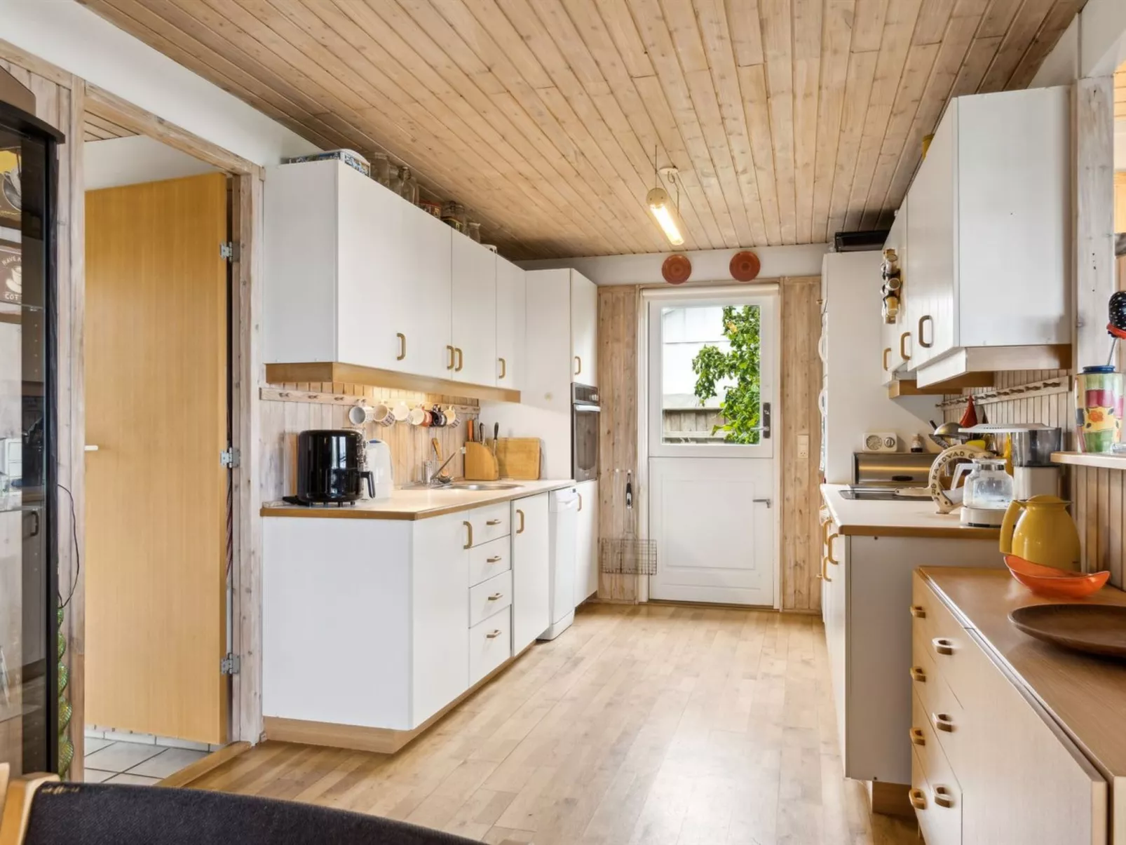 "Konsta" - 50m from the sea-Drinnen