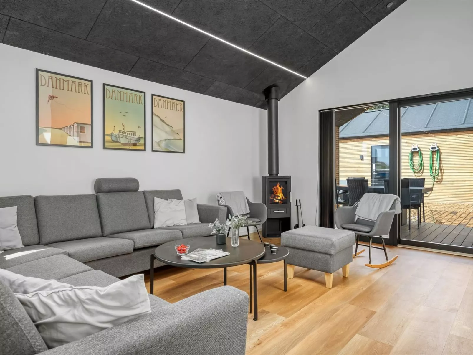 "Udder" - 1.5km from the sea-Inside