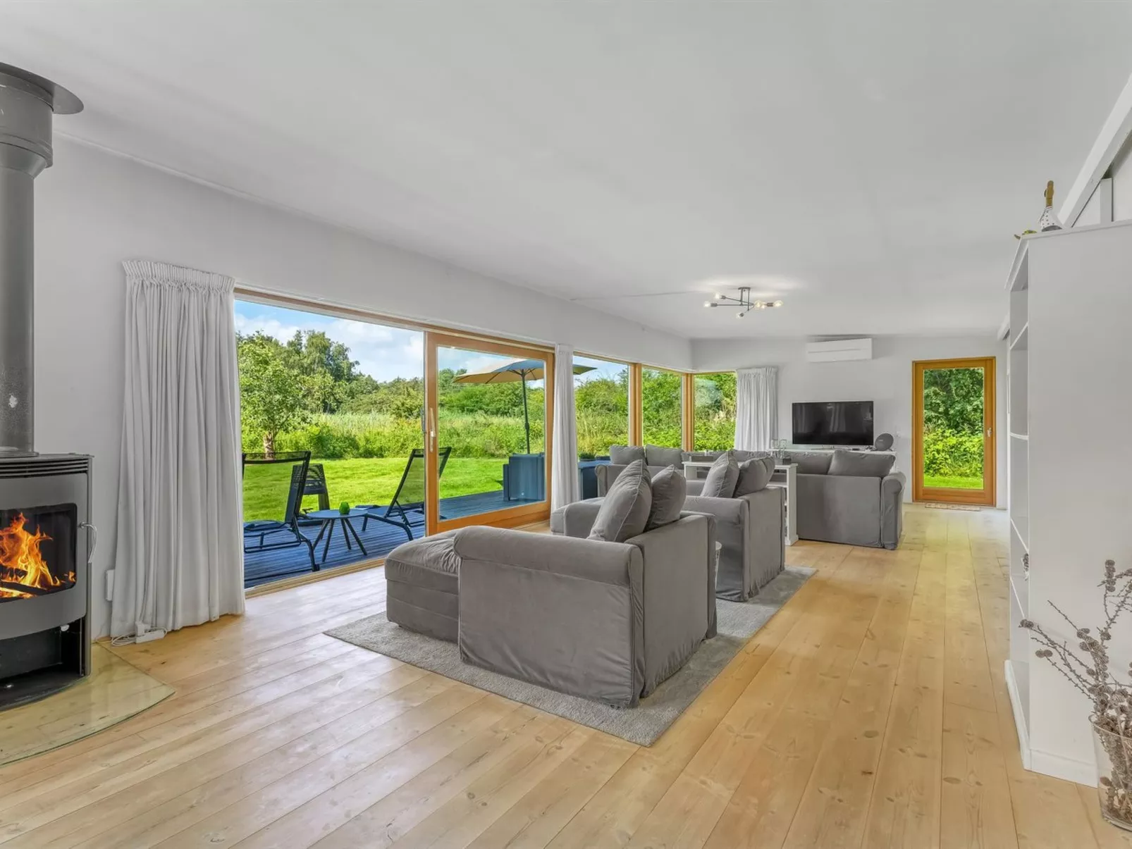 "Nielsigne" - 1.3km from the sea-Drinnen