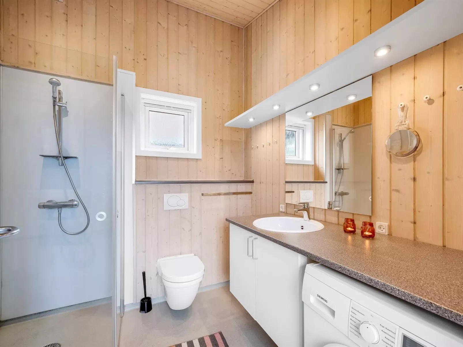 "Paaske" -  from the sea-Dedans