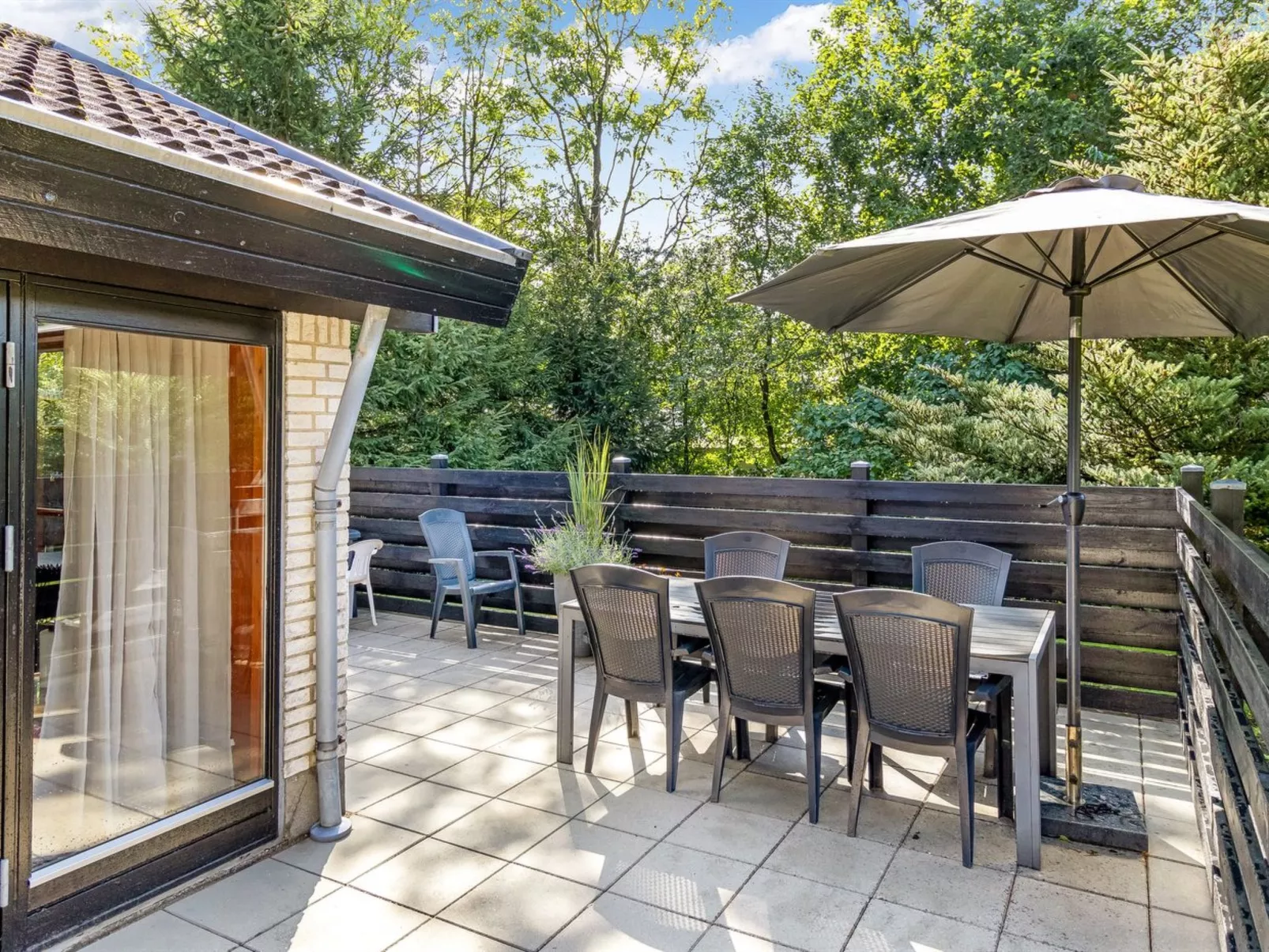 "Berner" - 30km from the sea-Outside