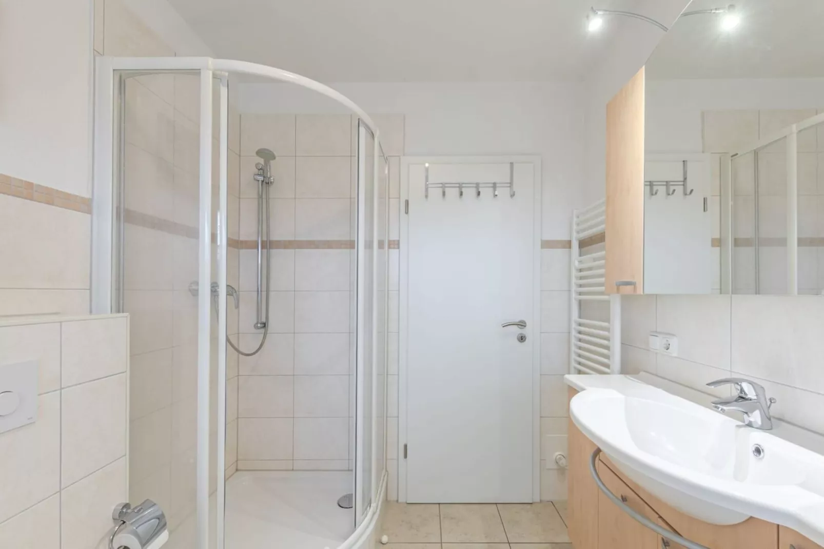 Mitteldeck 464-Badezimmer