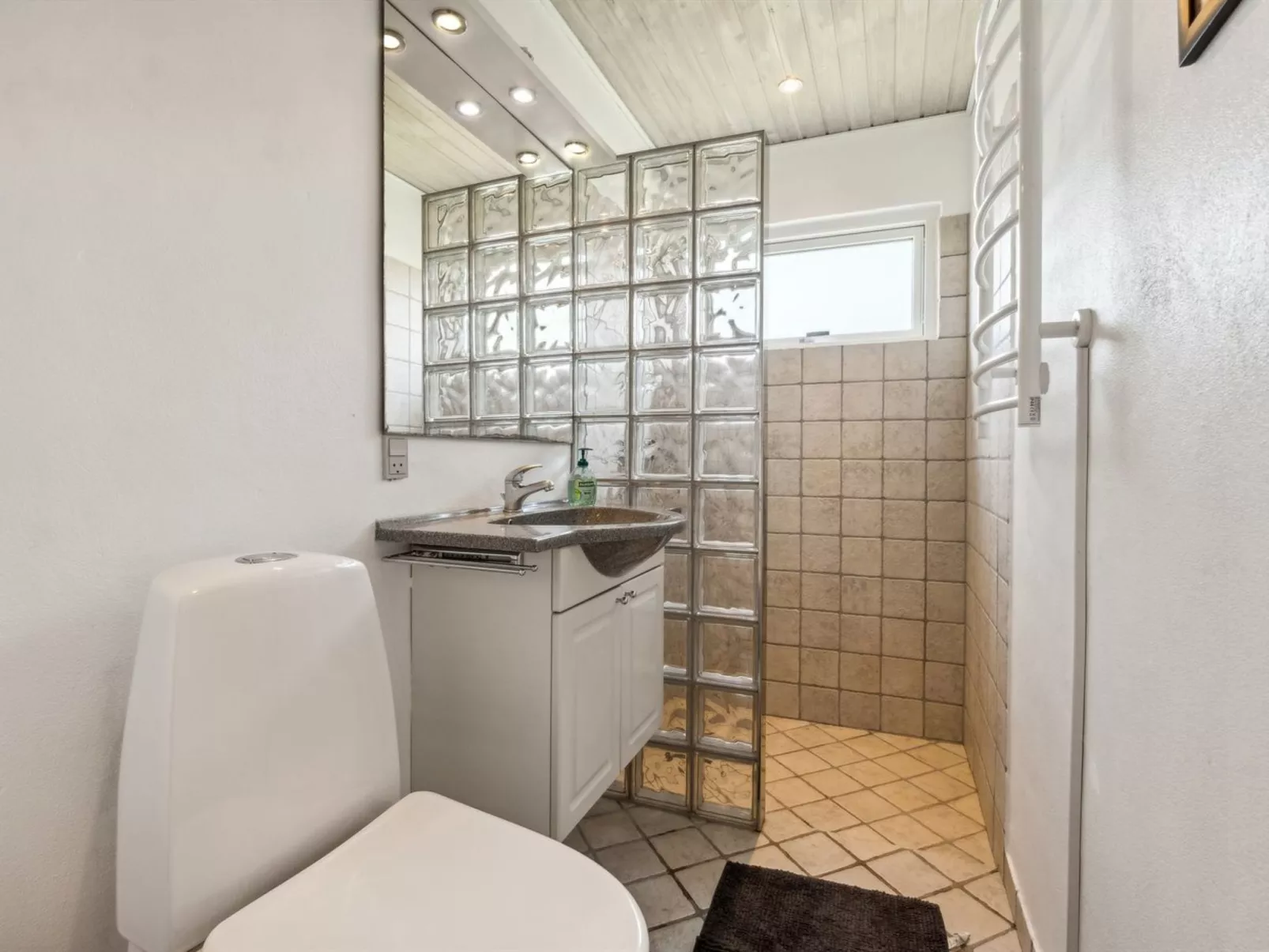 "Todor" - 150m from the sea-Drinnen