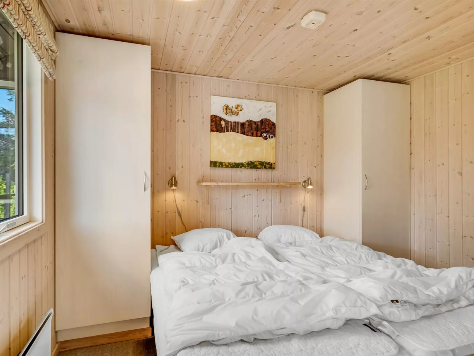 "Rajna" - 500m to the fjord-Drinnen