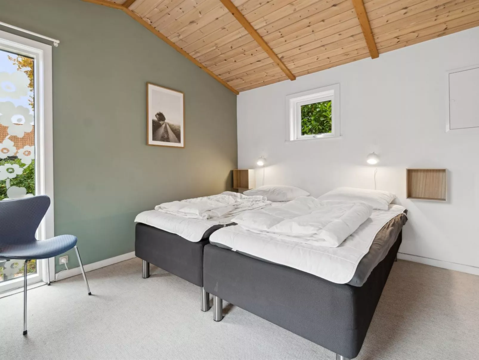 "Skyler" - 250m from the sea-Inside