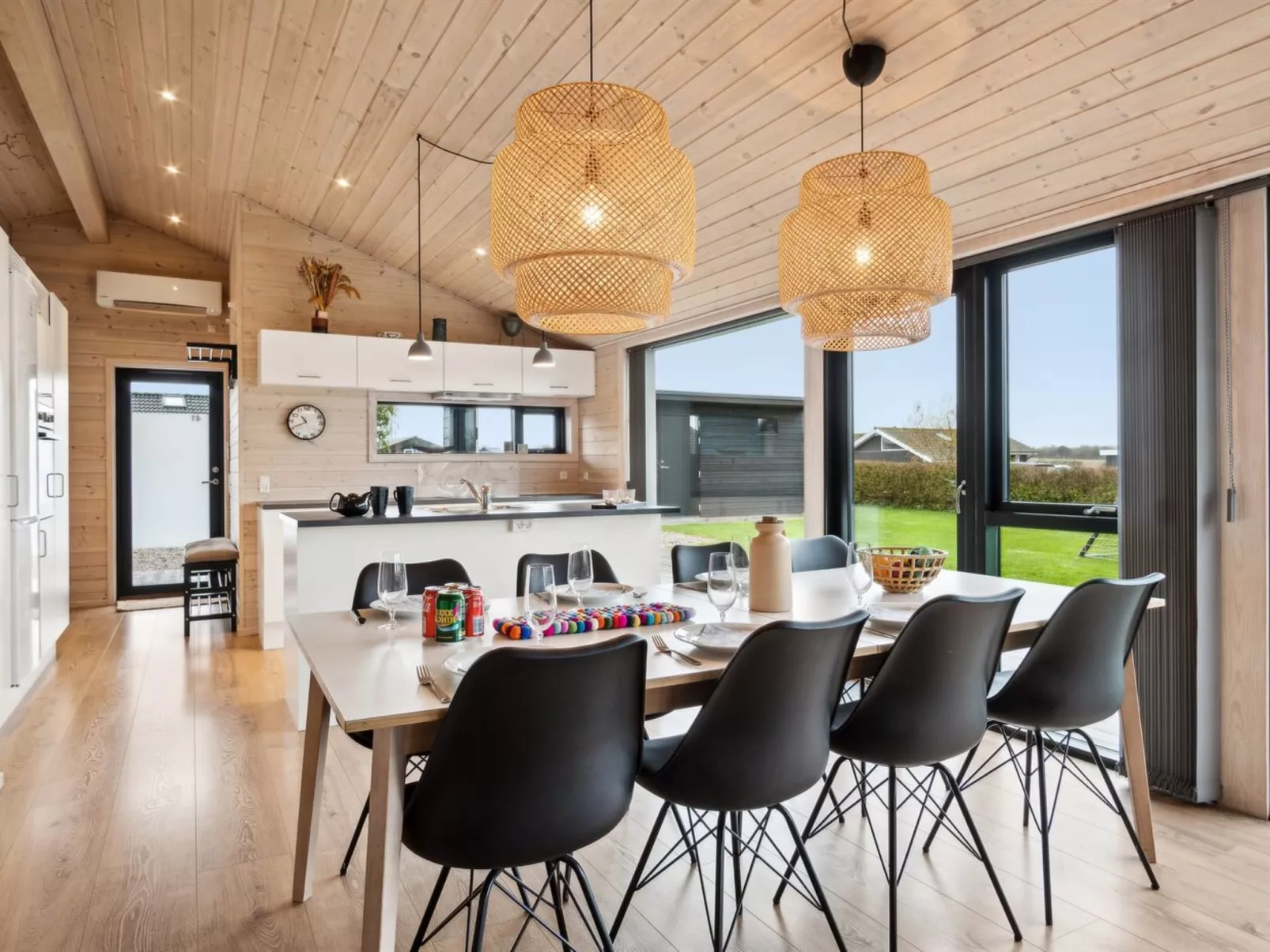 "Ehmi" - 750m from the sea-Inside