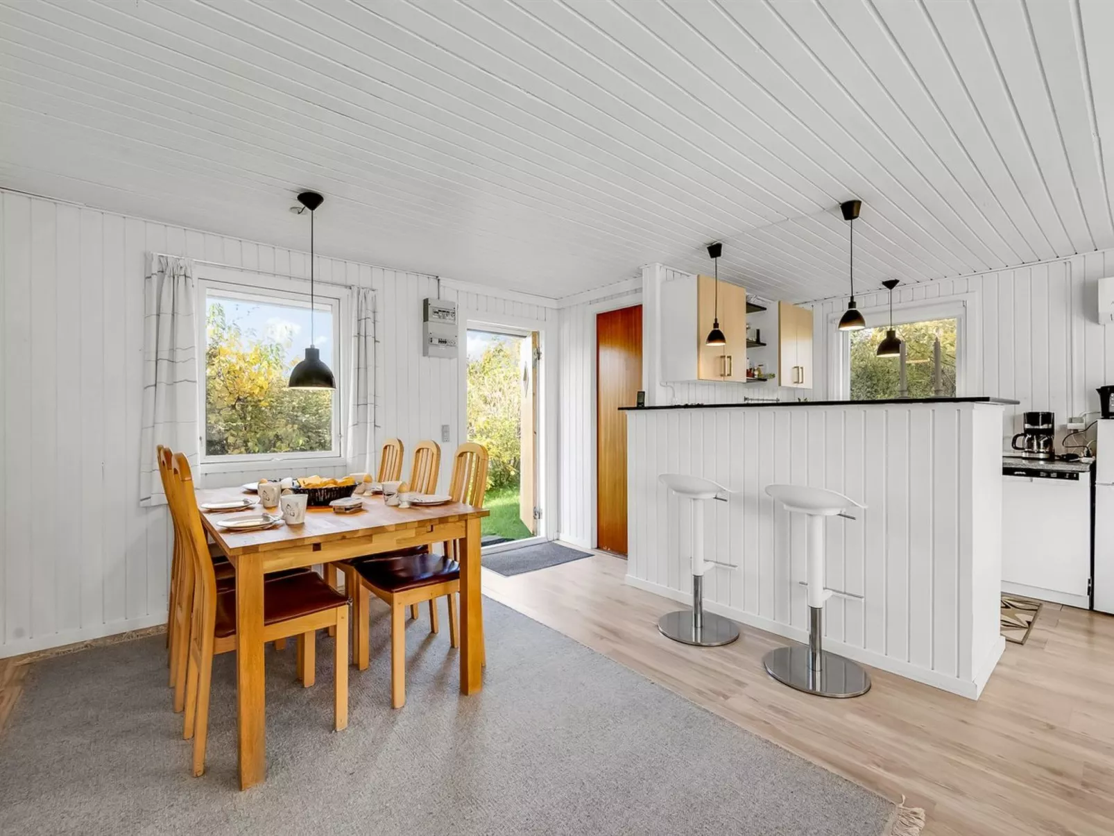 "Pirjo" - 350m to the fjord-Dedans