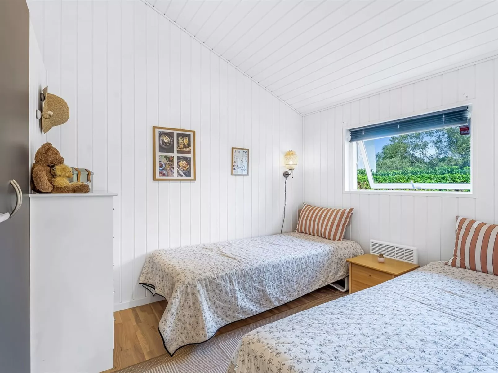 "Ion" - 250m from the sea-Inside