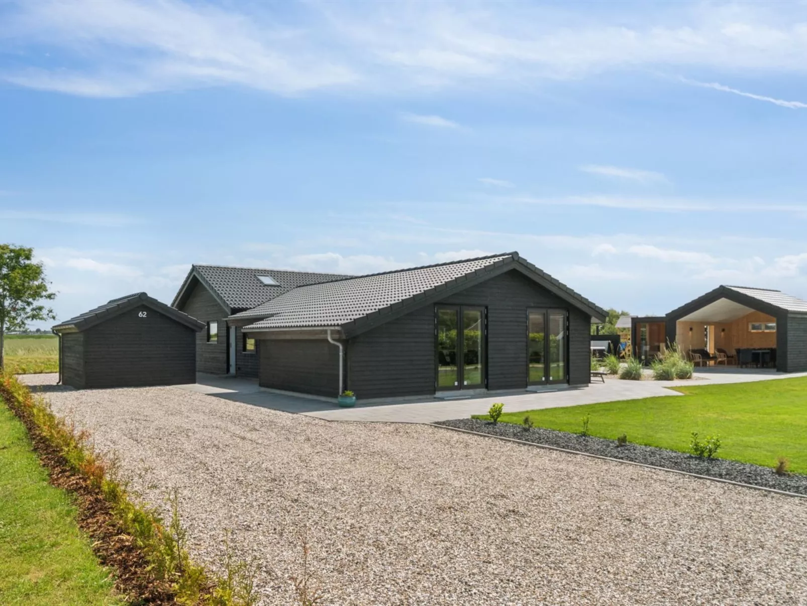 "Christian" - 600m from the sea-Outside