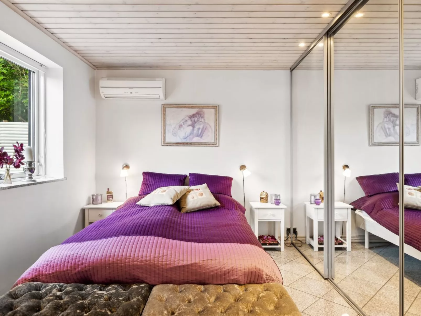 "Mark" - 1.2km from the sea-Inside