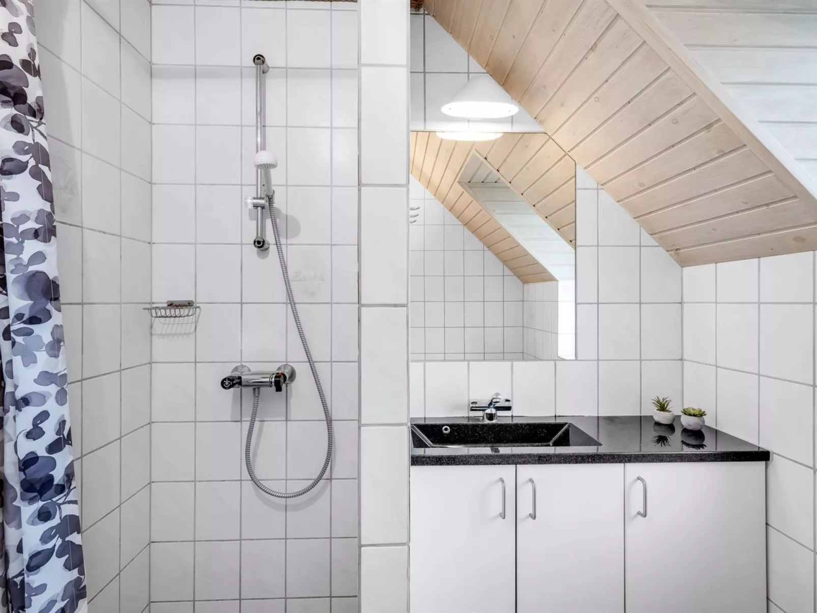 "Hunved" -  from the sea-Dedans