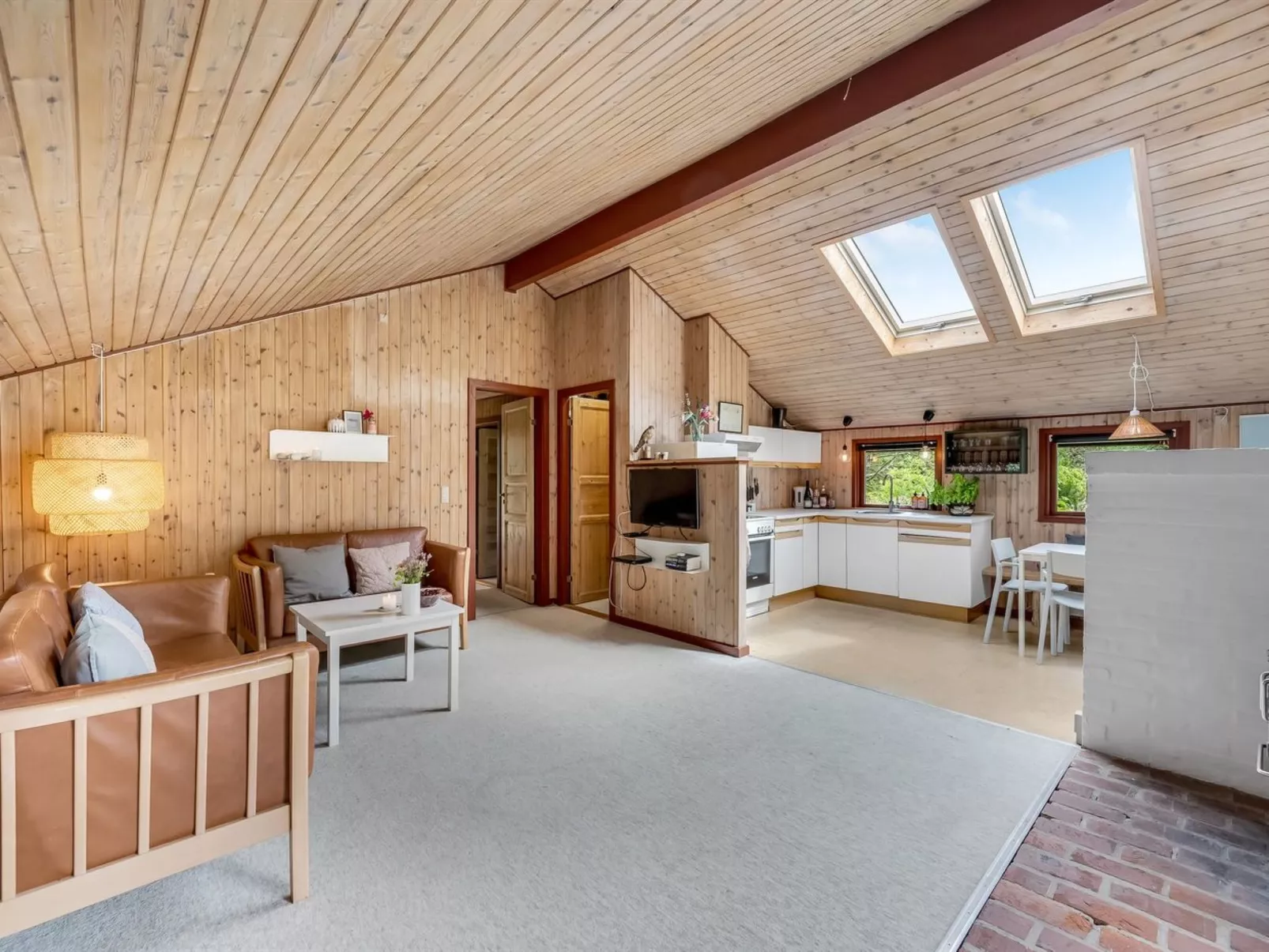 "Regine" - 1.1km to the fjord-Inside