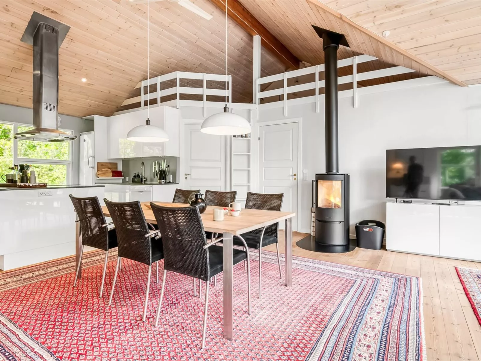 "Hellin" - 175m from the sea-Inside