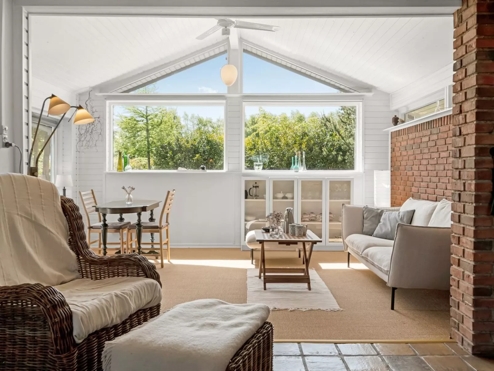 "Meindor" - 240m to the fjord-Drinnen