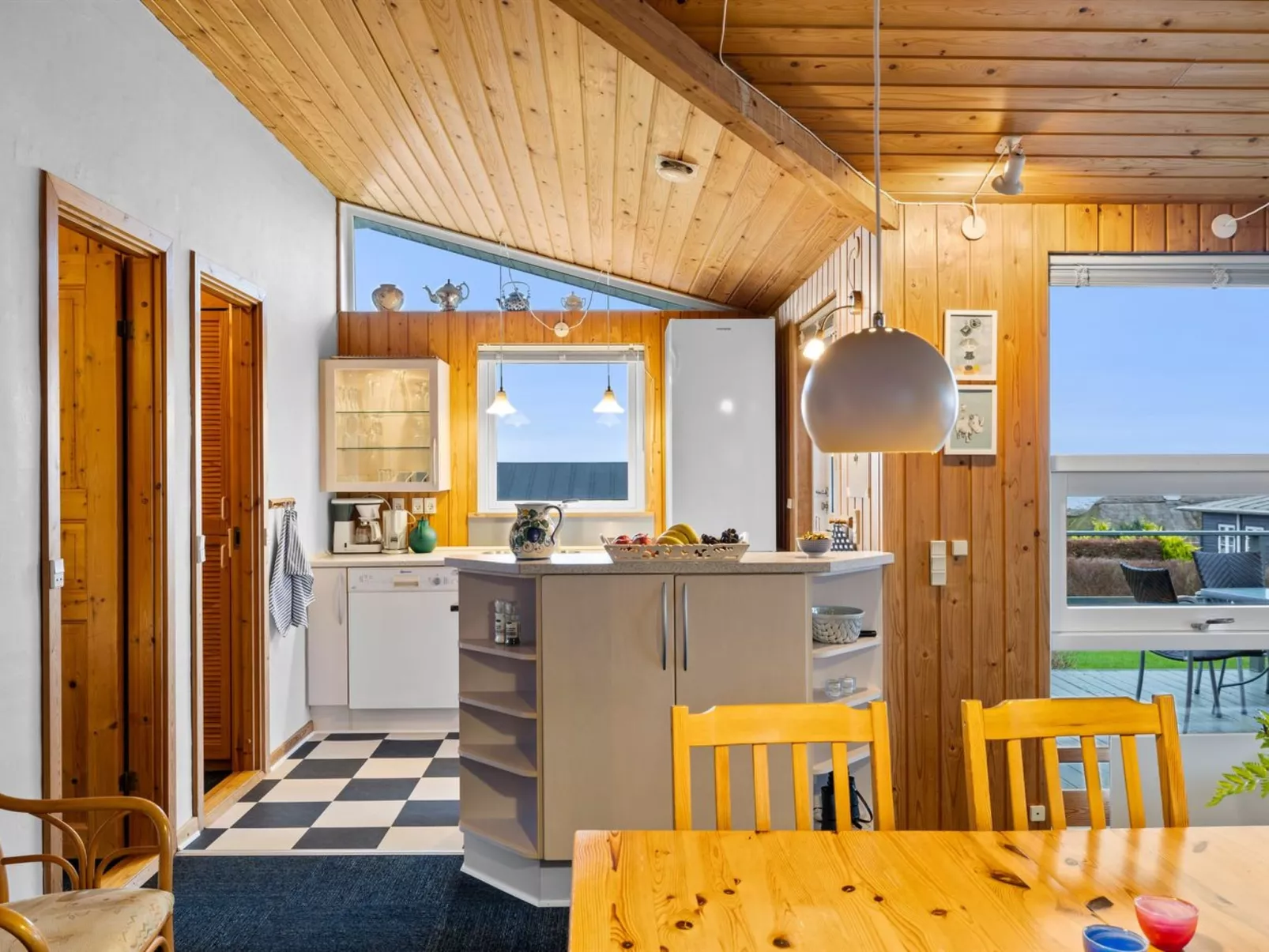 "Slava" - 75m from the sea-Inside