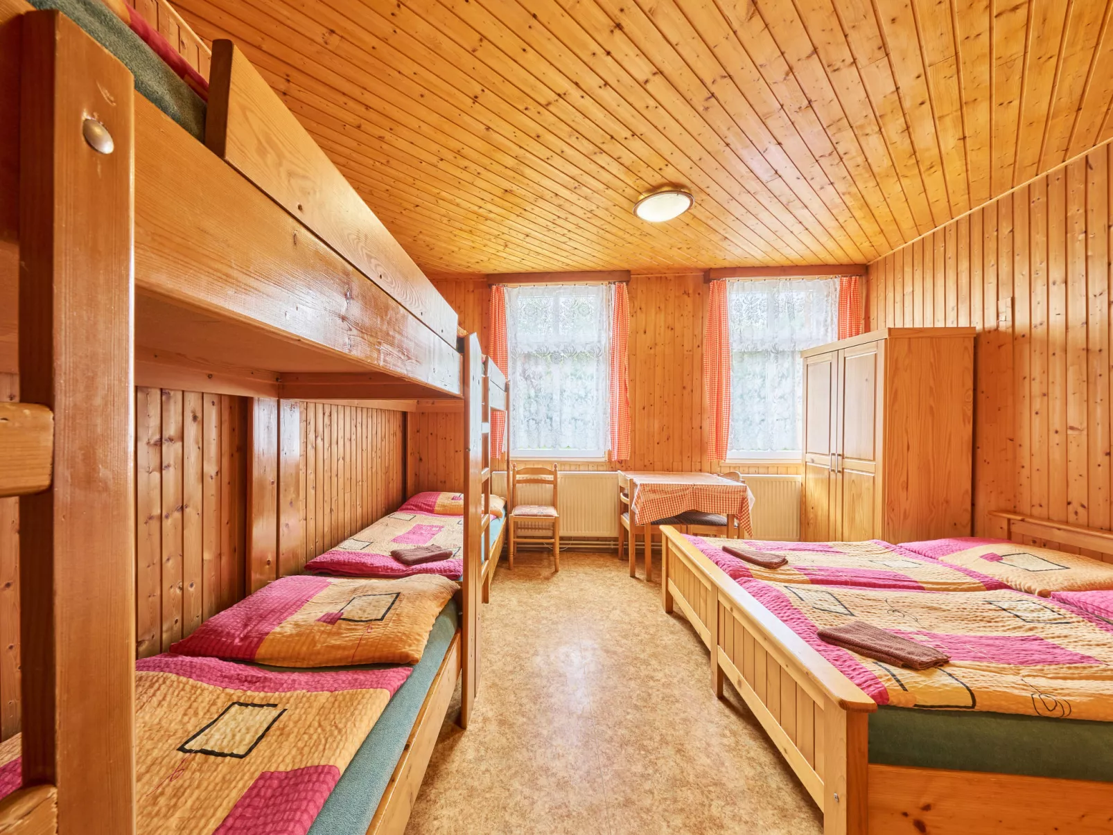 Švýcarský dvůr Lodge-Dedans