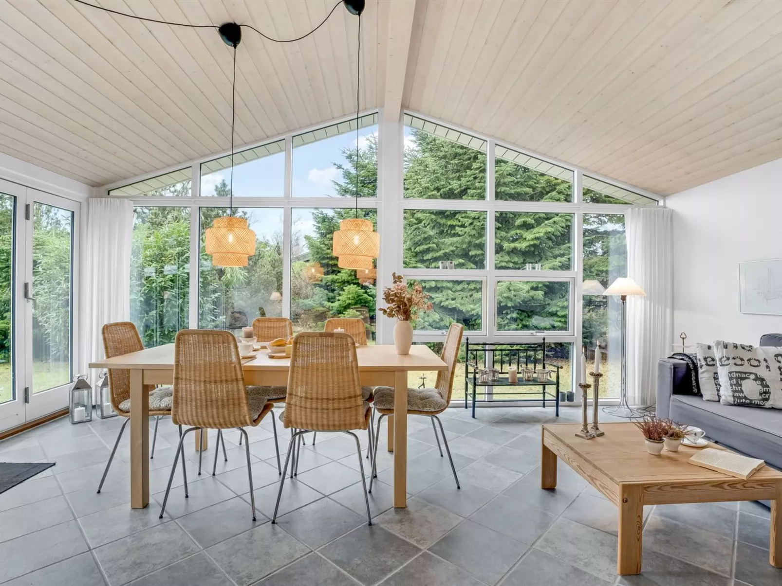 "Oddi" - 500m from the sea-Inside