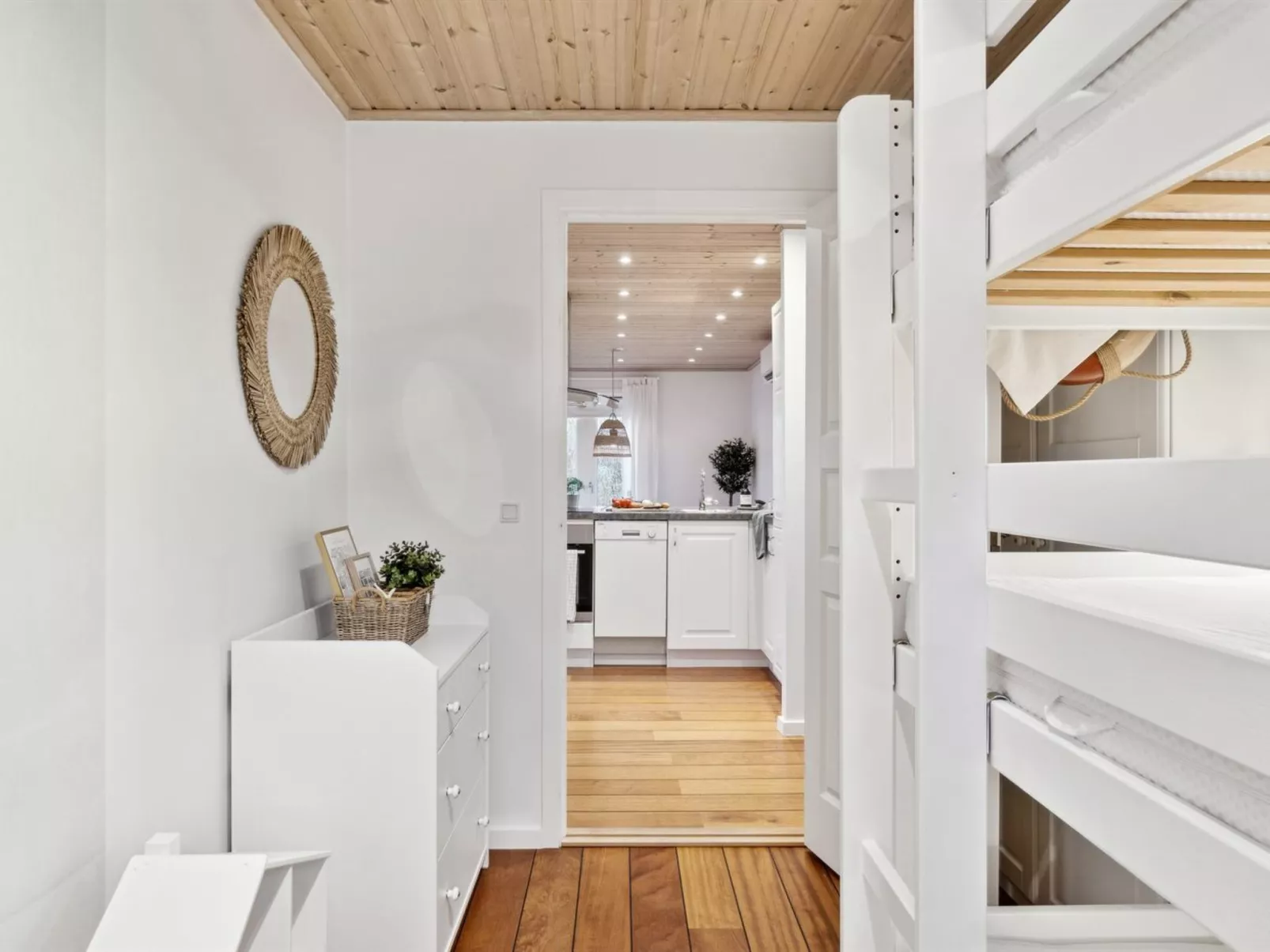 "Eero" - 175m to the fjord-Inside