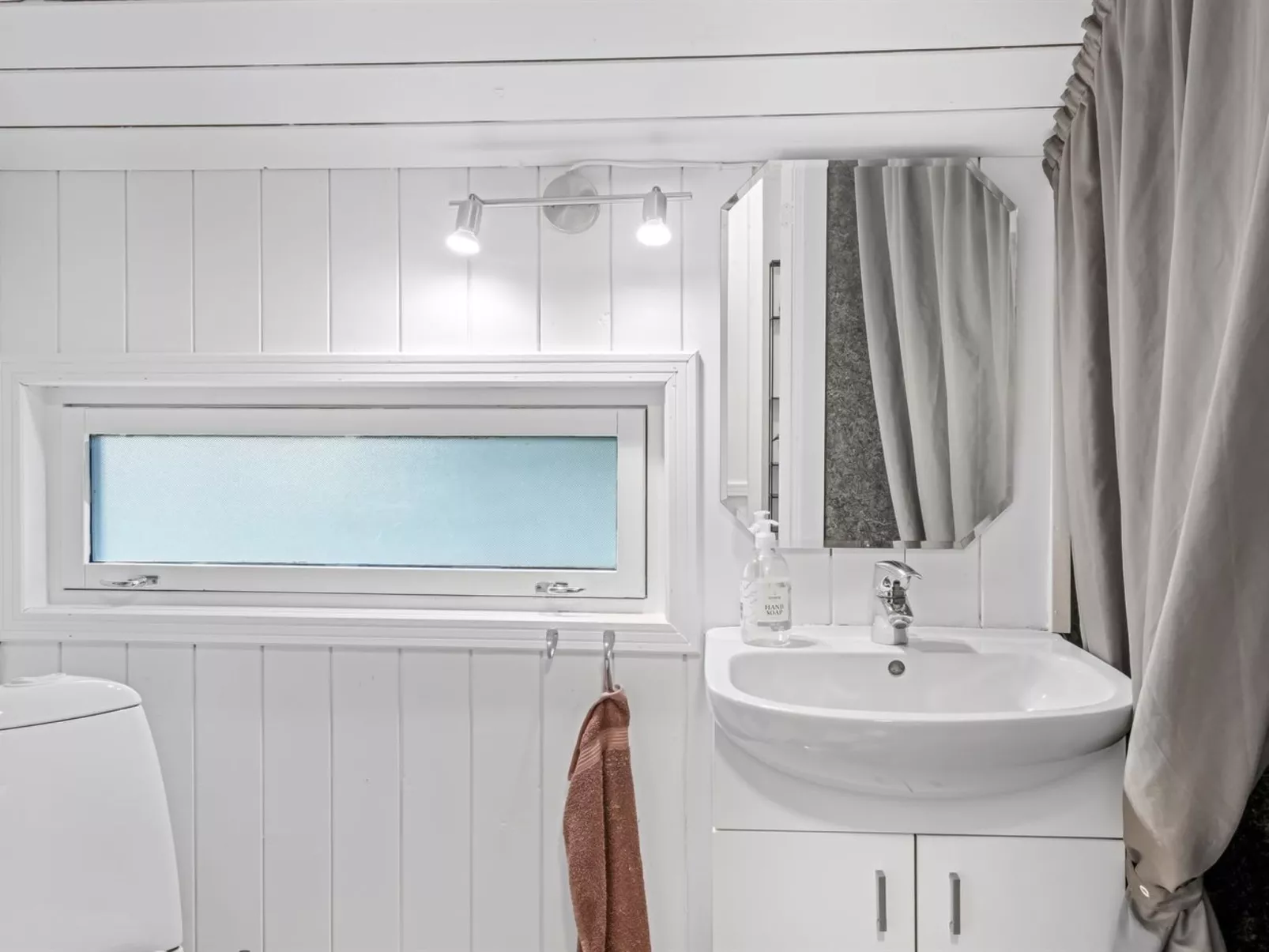 "Reino" - 30km from the sea-Drinnen