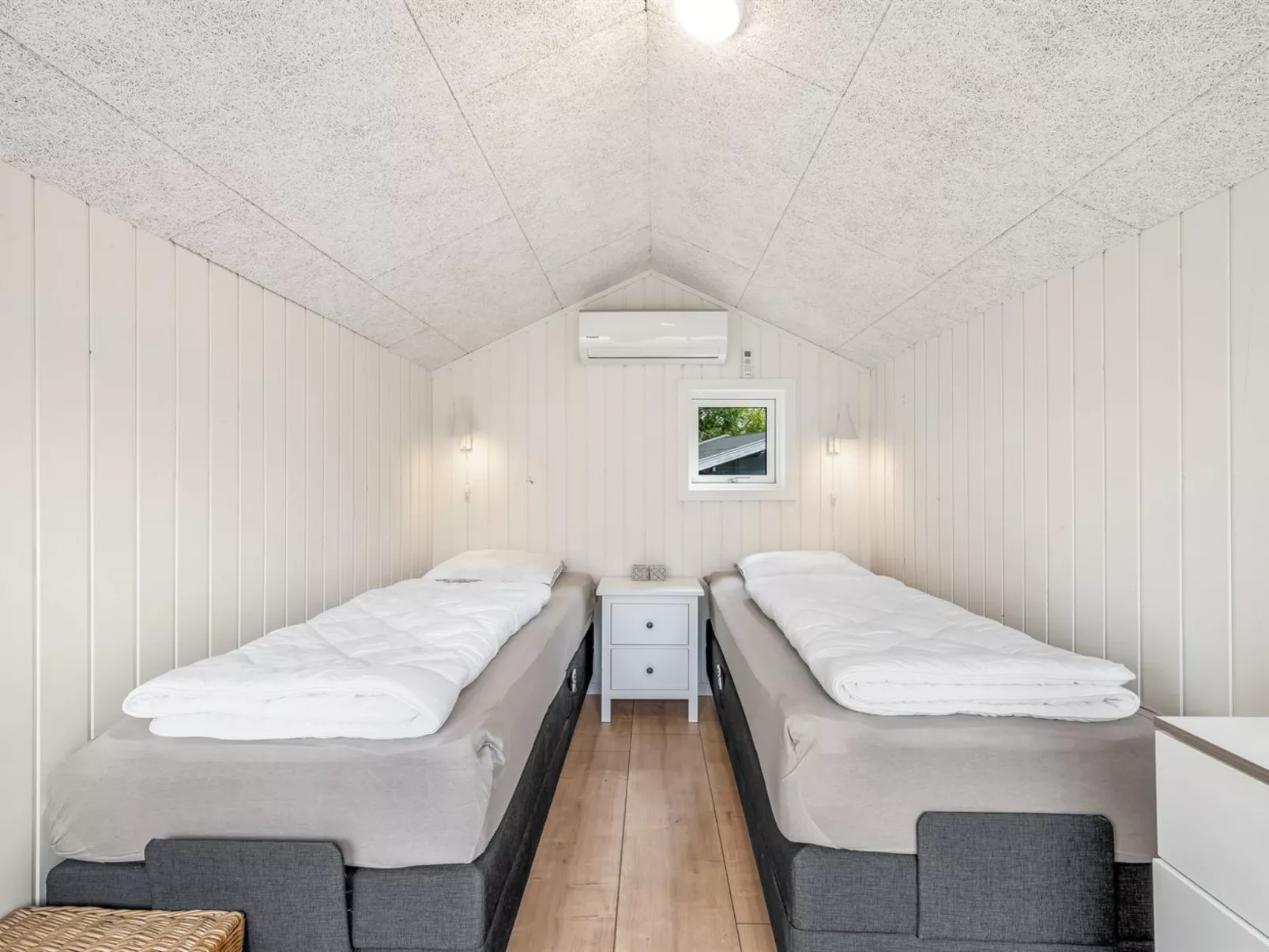 "Tiina" - 500m to the fjord-Inside