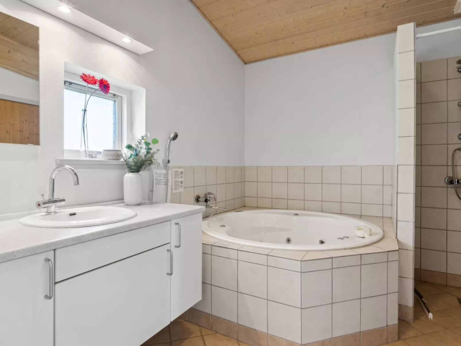 "Gudbrand" - 500m from the sea-Dedans