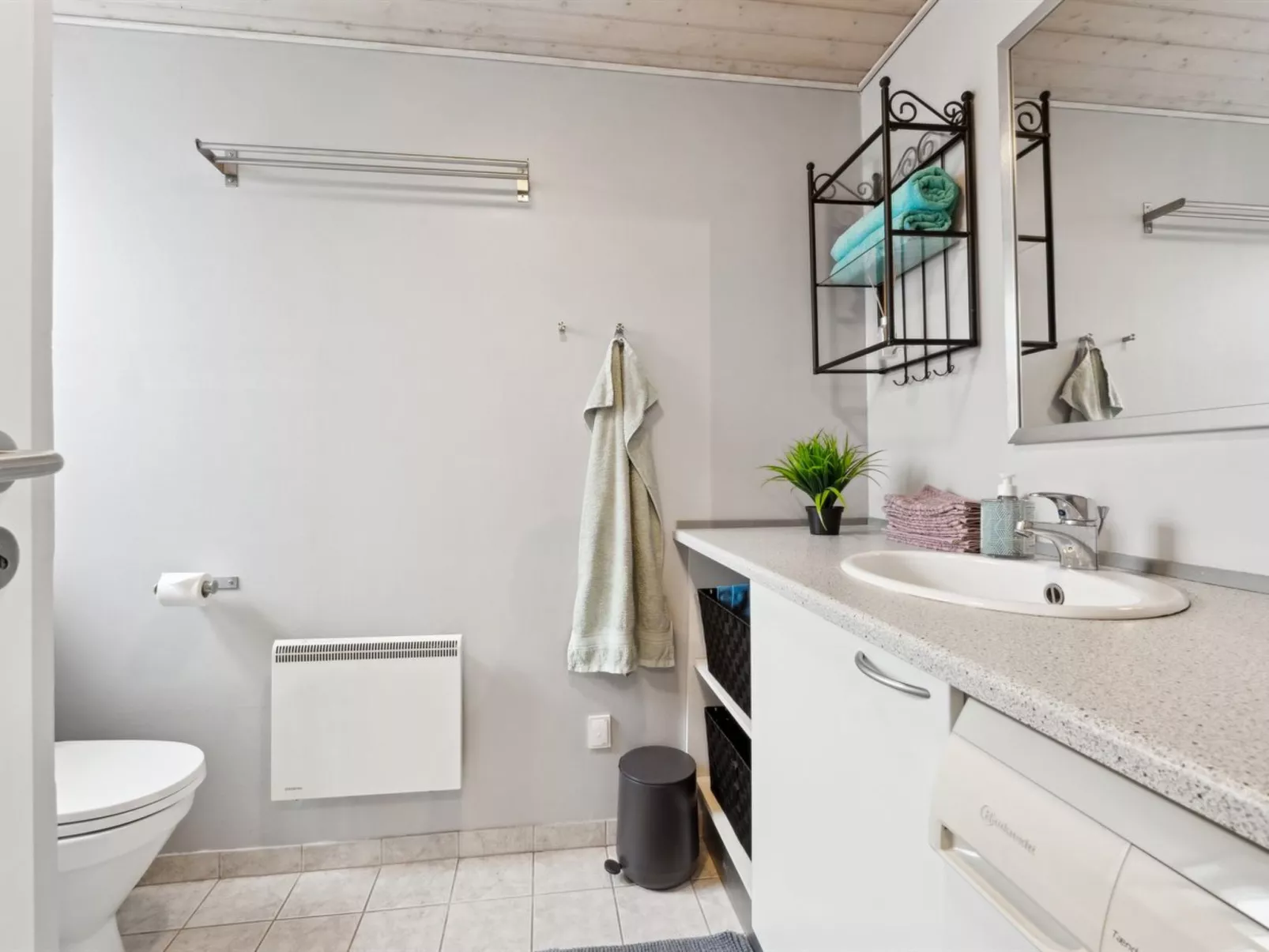 "Tomine" -  from the sea-Inside